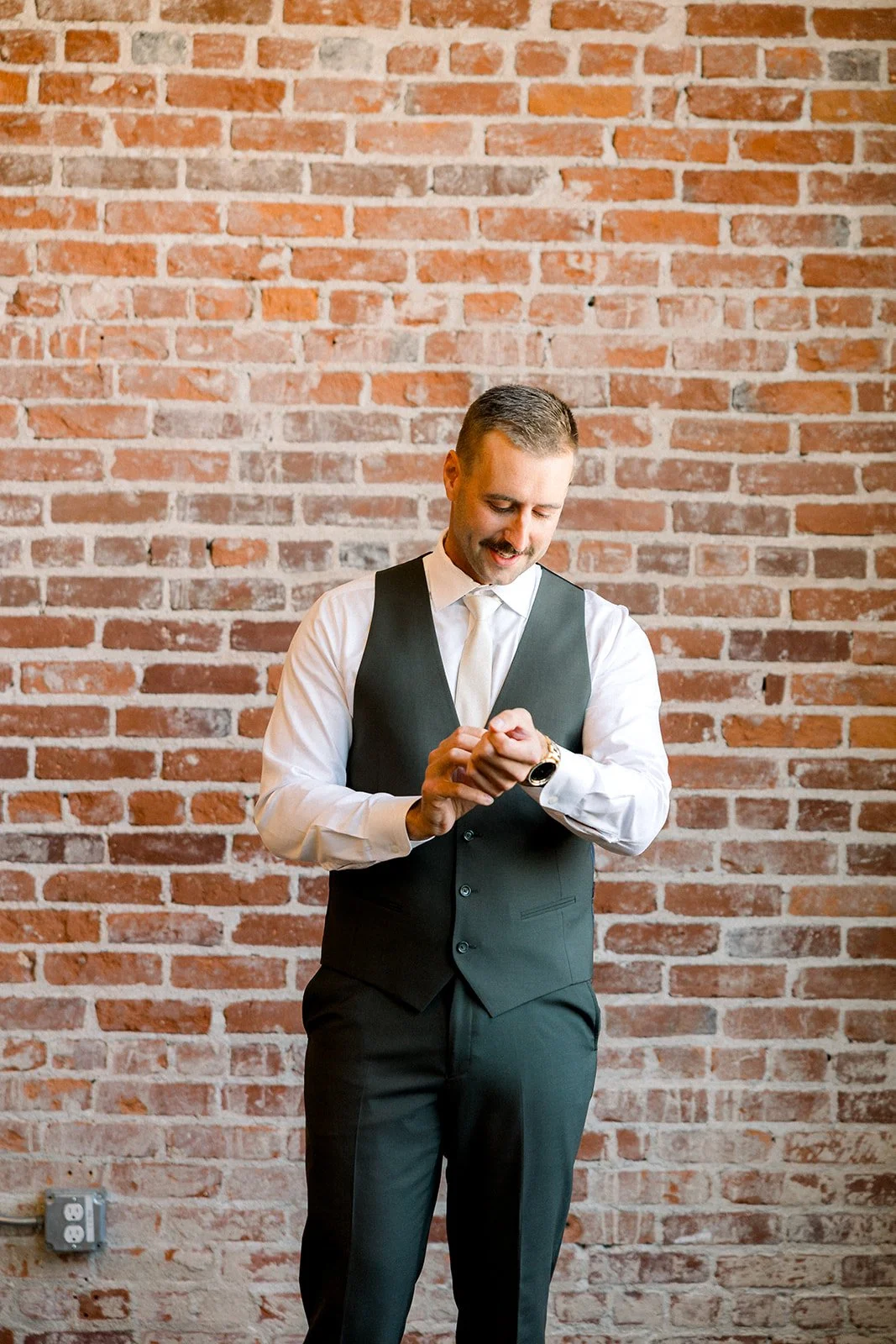 groom41280.jpg