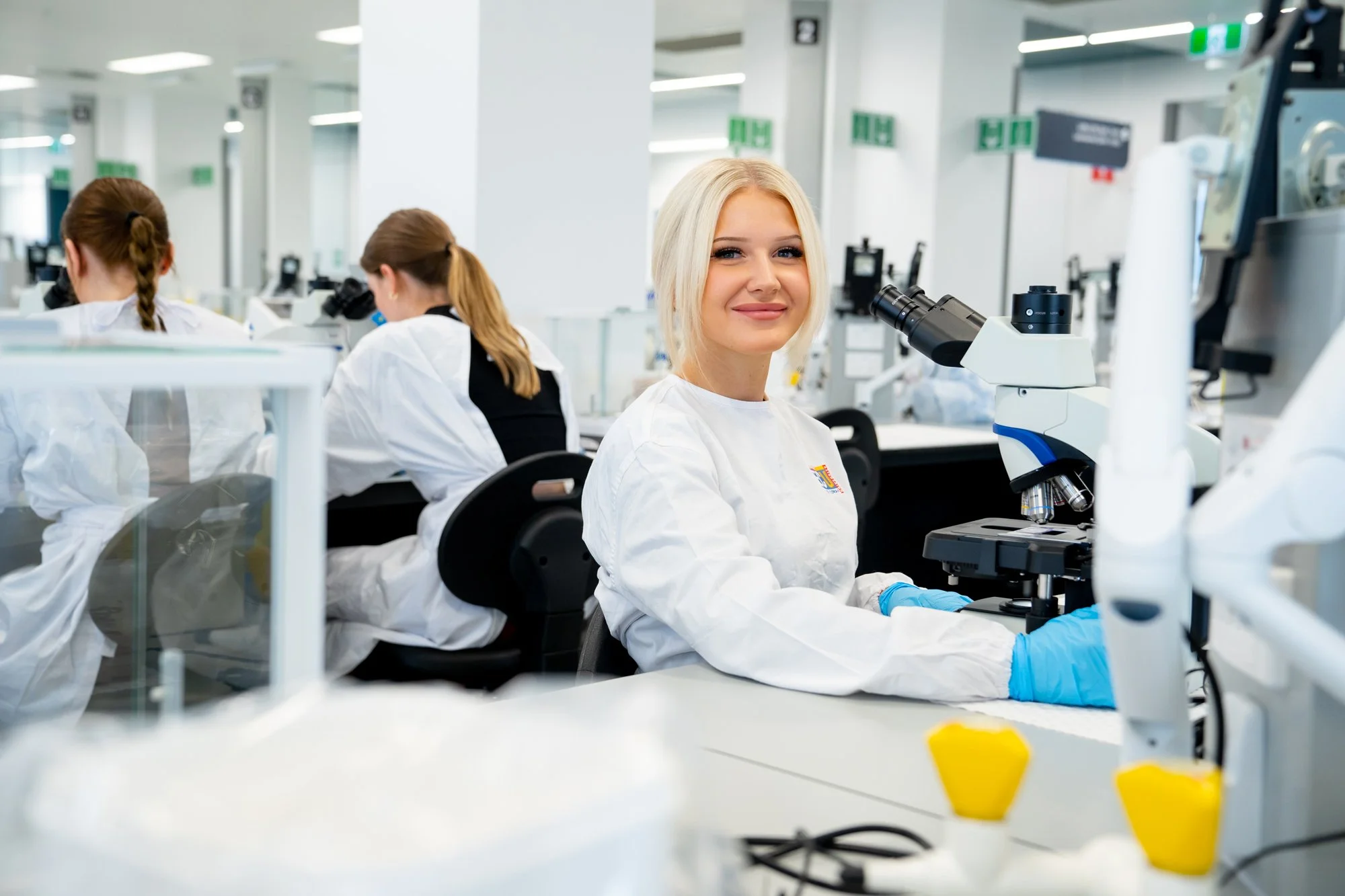 CS2207401_Biomedical-Students-in-Superlab-16.jpg