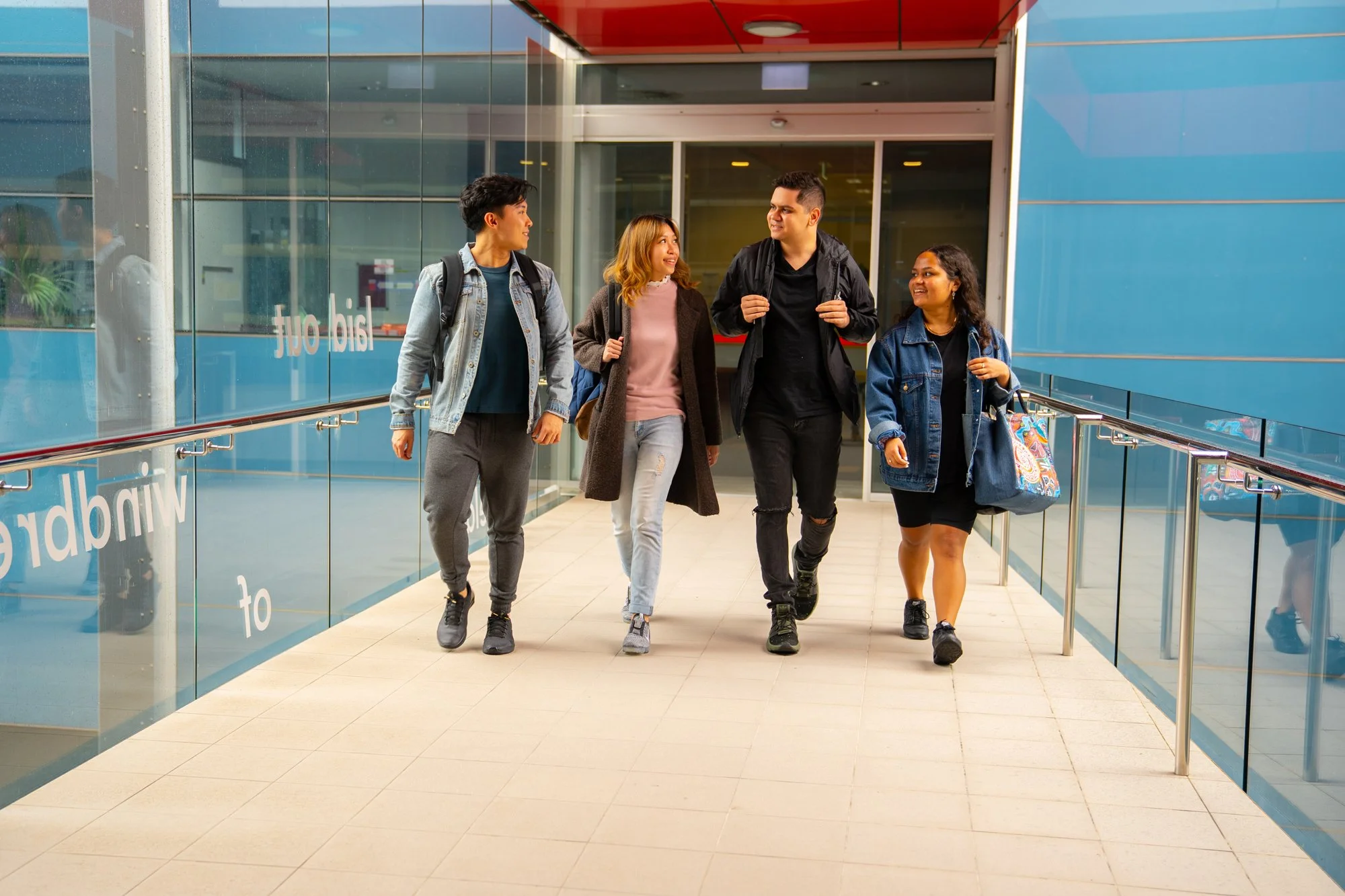CS2104046_Students-on-Mount-Lawley-Campus-01.jpg