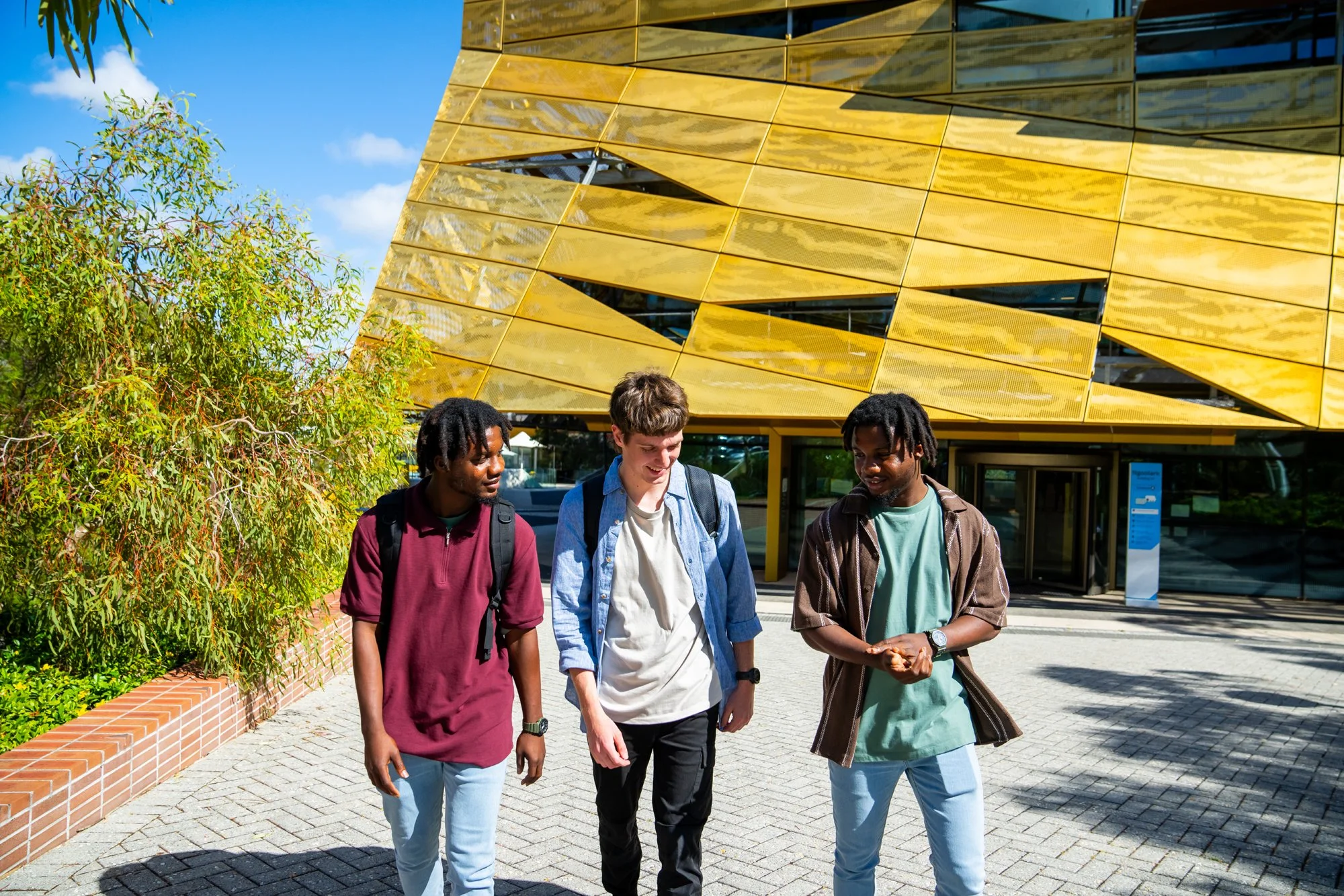 CS24021370_CS24021370_Students_on _Campus-55.jpg