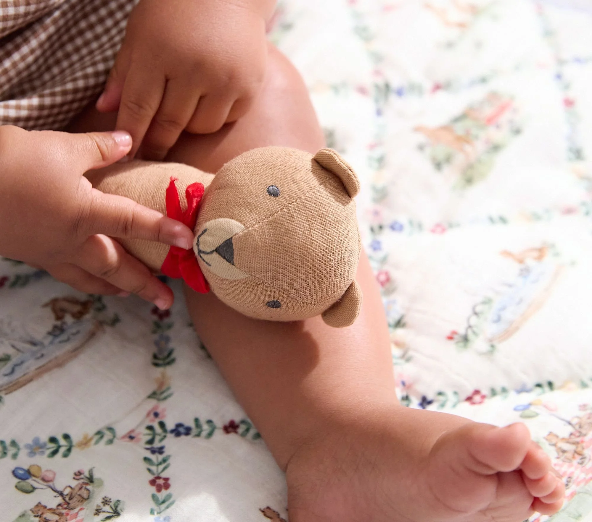 riley-sheehey-bear-blanket-rattle-gift-set-1-xl.jpg