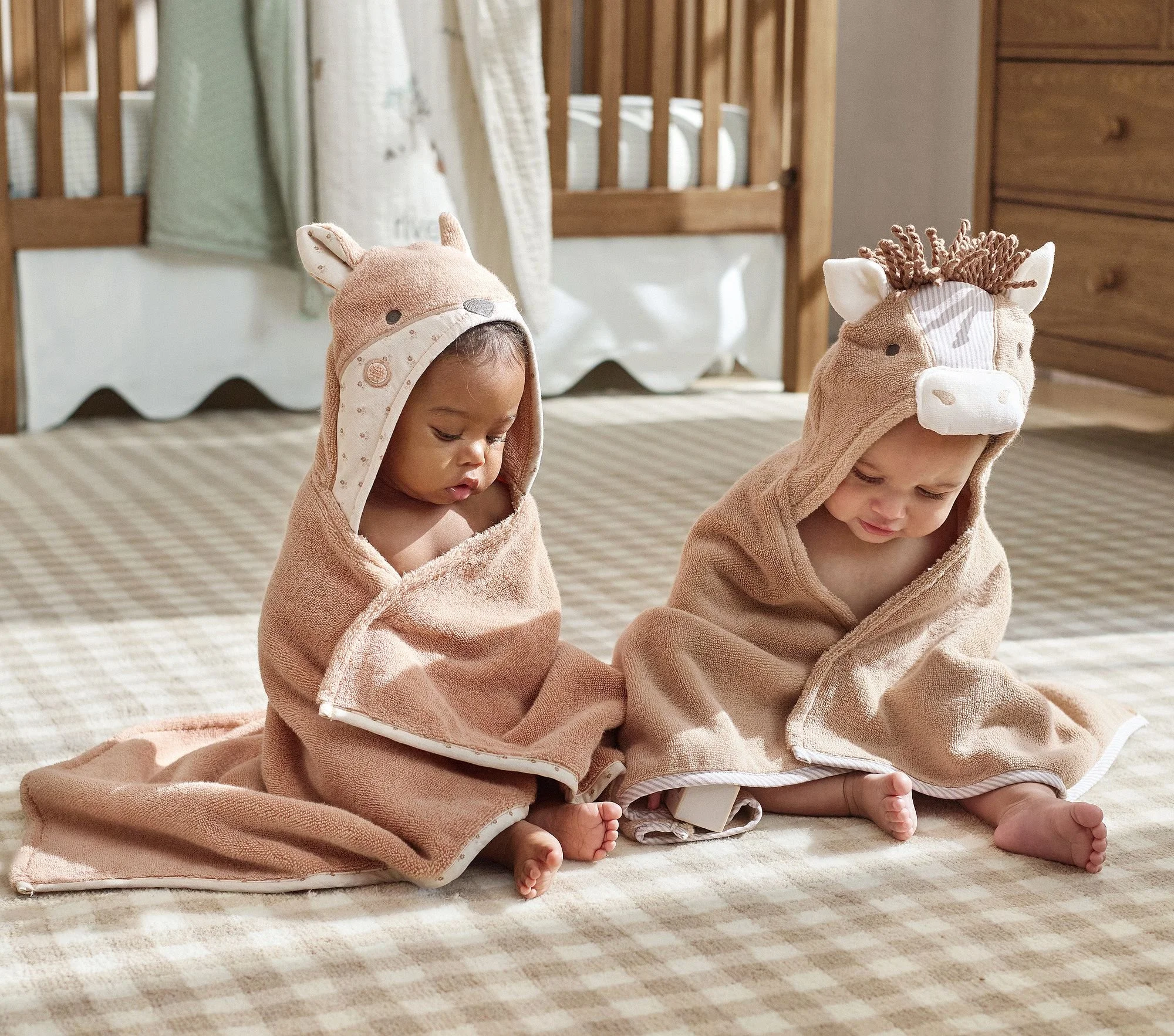 rylee-cru-horse-baby-hooded-towel-xl.jpg