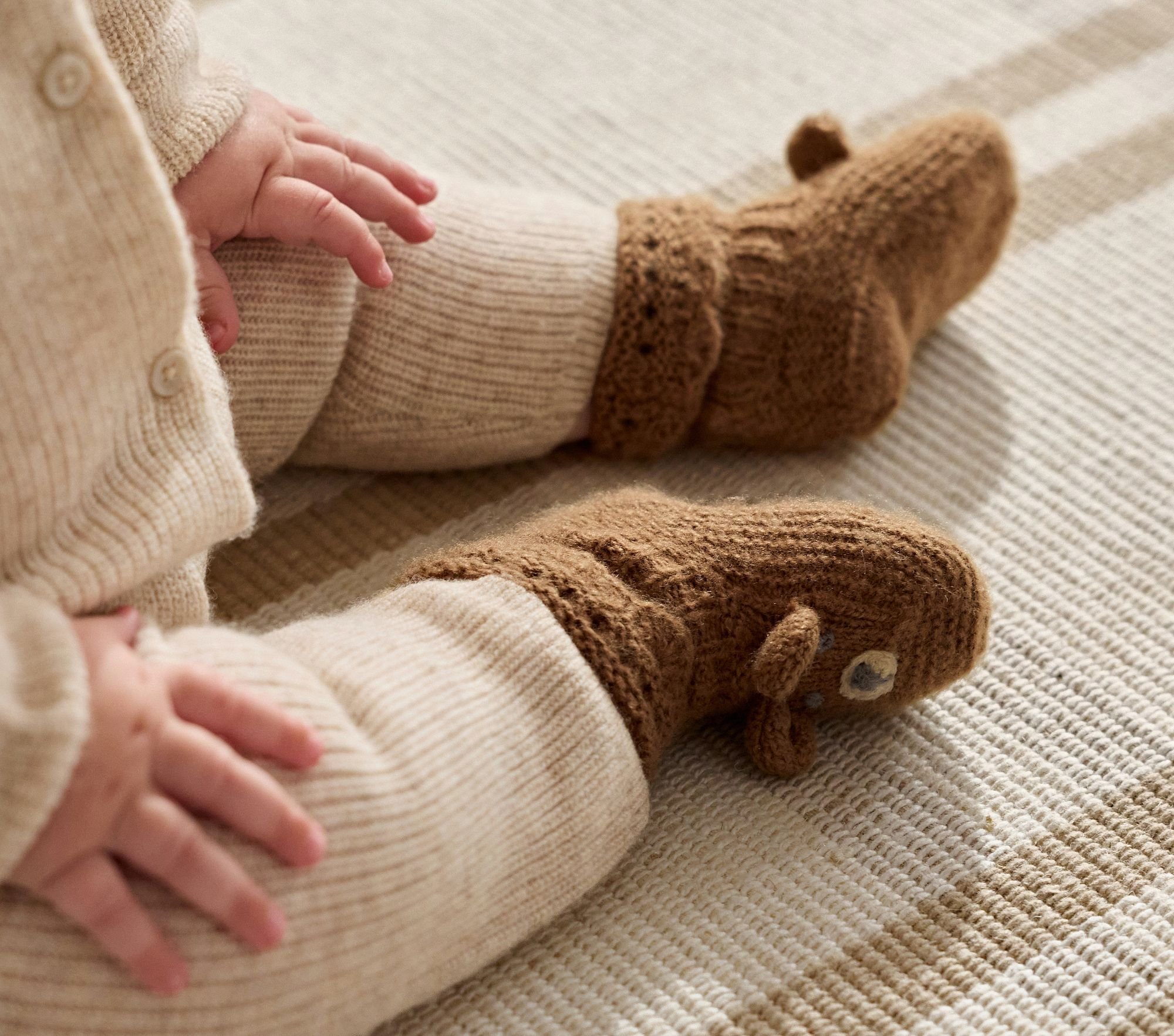teddy-bear-hat-and-bootie-set-1-xl.jpg
