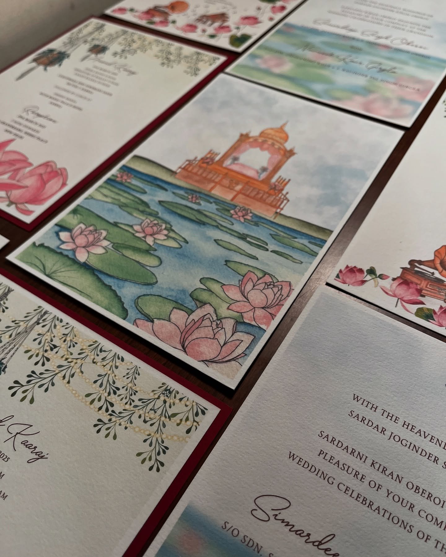 a combination of traditional and modest artwork 🫶🏻&hearts;️💌
.
.
.
#wedding #weddinginvitations #weddingcards #weddingplanners #weddingplanning #weddingpreparation #trendingideas #trendingweddings #handmadeinvitation #handmadeinvitations #handmade