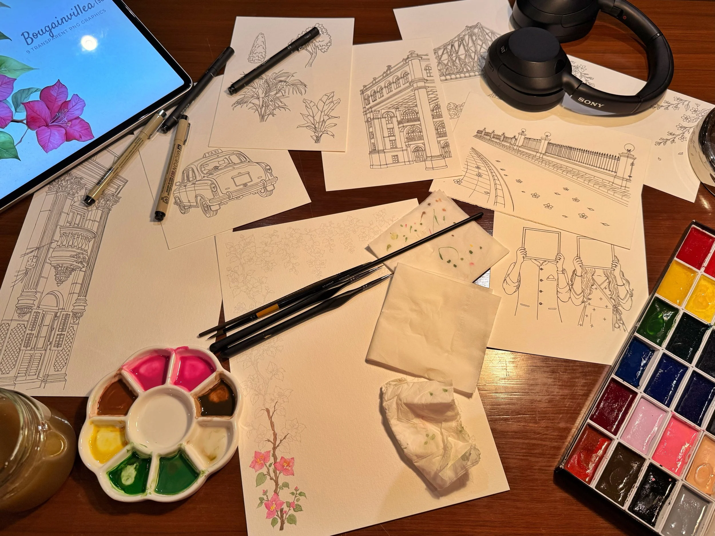 Most days look exactly like this&mdash;and I wouldn&rsquo;t have it any other way.🤌🏻✨

.
.
.
#behindthescenes #studiodiaries #artistatwork #creativeprocess #watercolorartists 

HandmadeWithLove | WeddingInvitations | HandPainted | SmallBusinessIndi