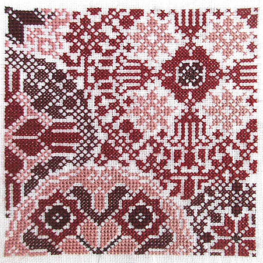 Starter-Set_E_Bordeaux_Kreuzstich_Entdeckerpaeckchen_Kreise.webp