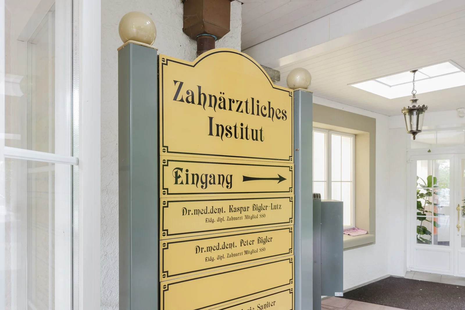 zahnarzt_gebr_bigler_DHZ8889.jpg