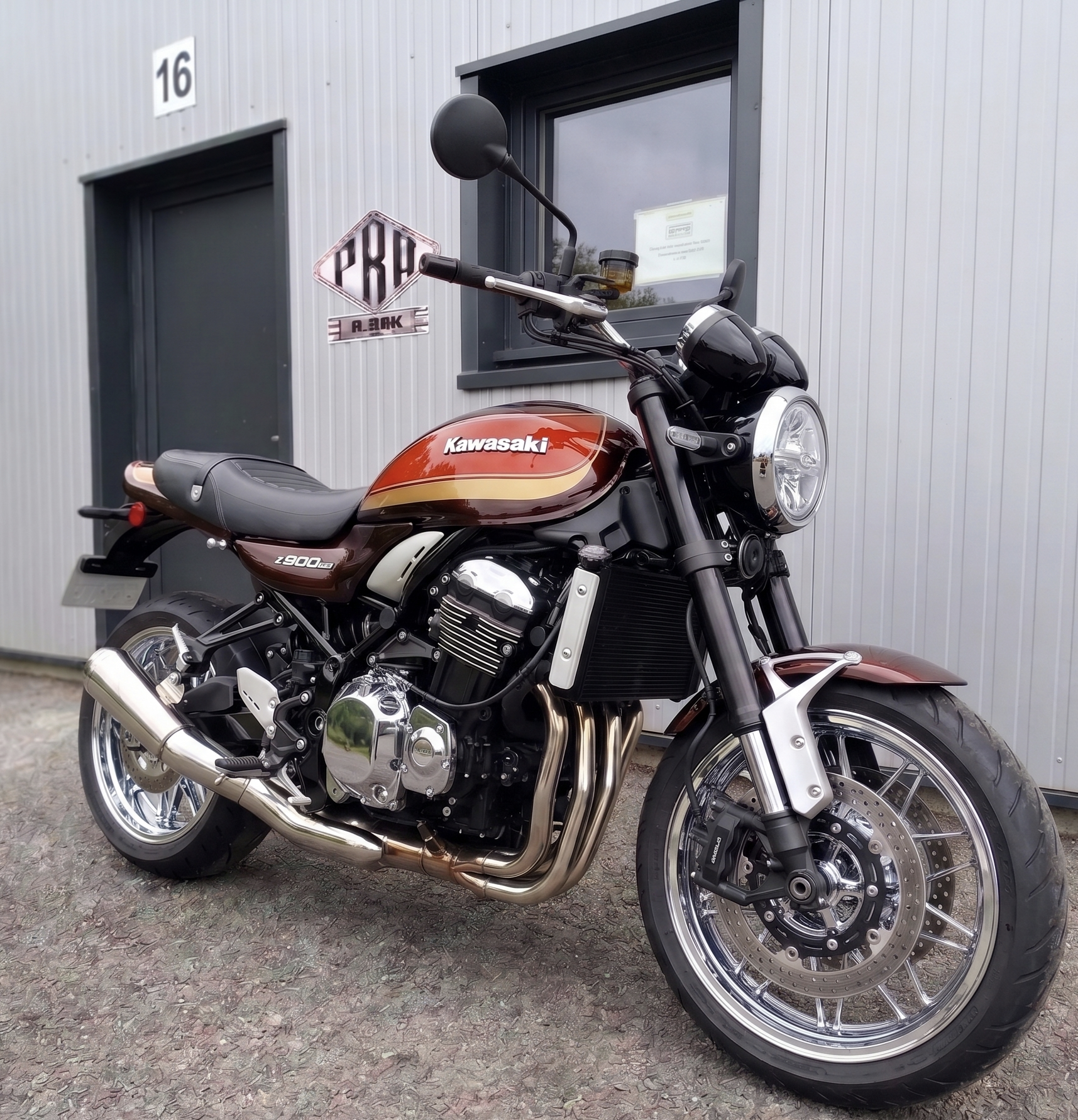 Kawasaki Z900 rs jante chrome tribofinition