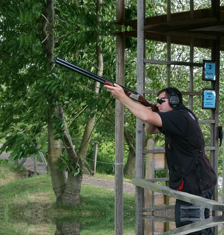 shooting--max.webp