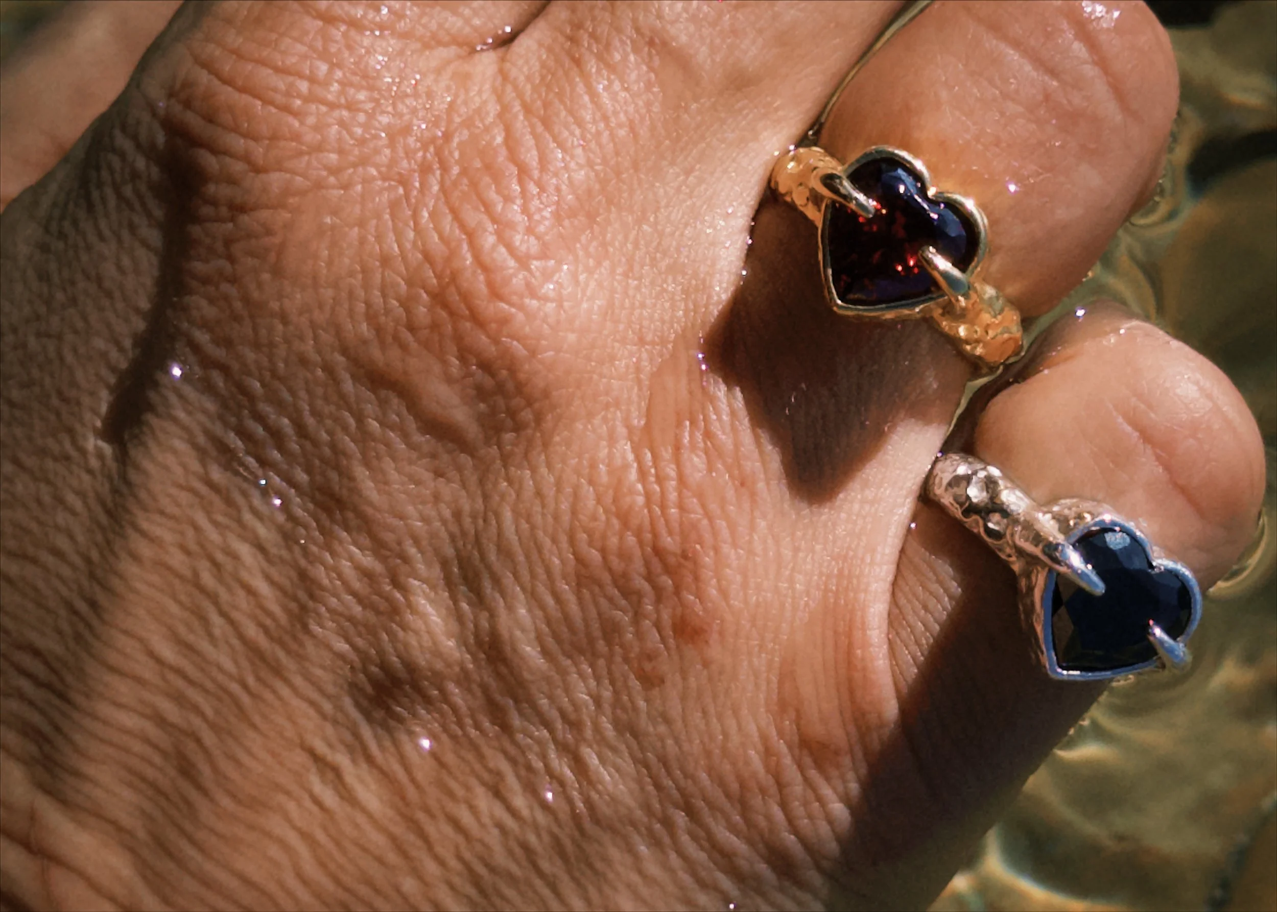 Love hurts ring
