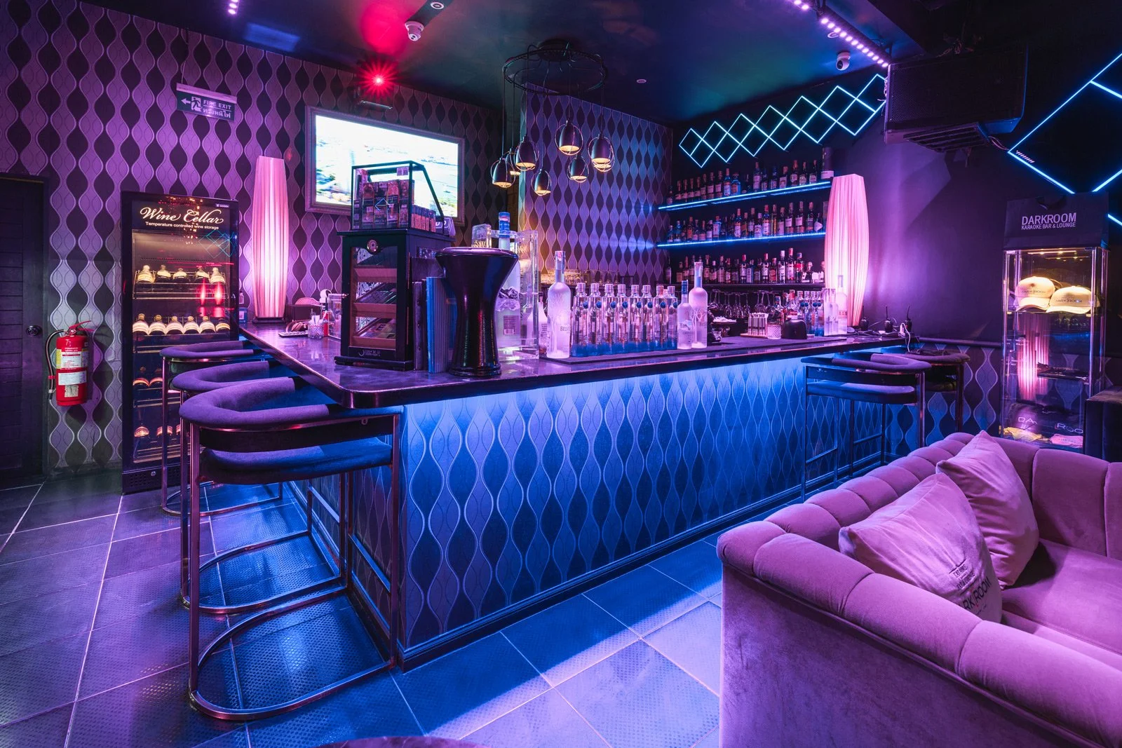 Phuket-Photography-Club Interior-Dark Room.jpg