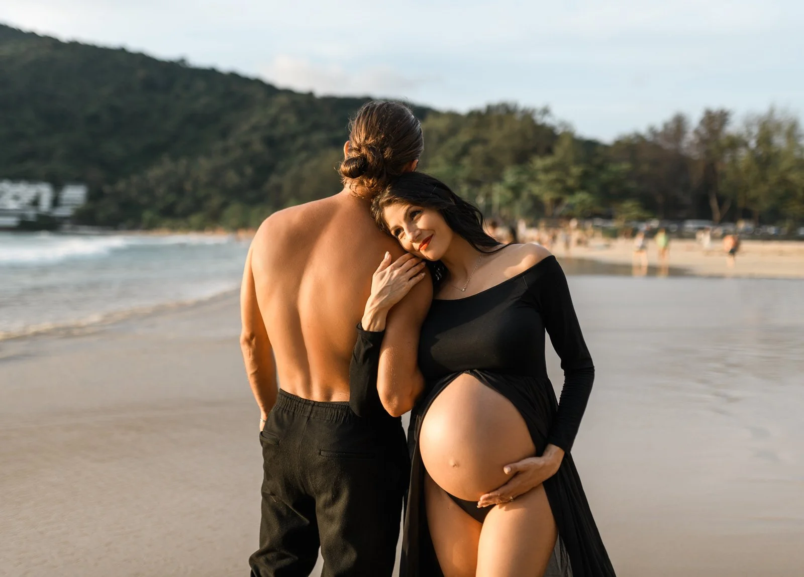 Maternity-Portrait-In-Naiharn-Phuket-(01).jpg