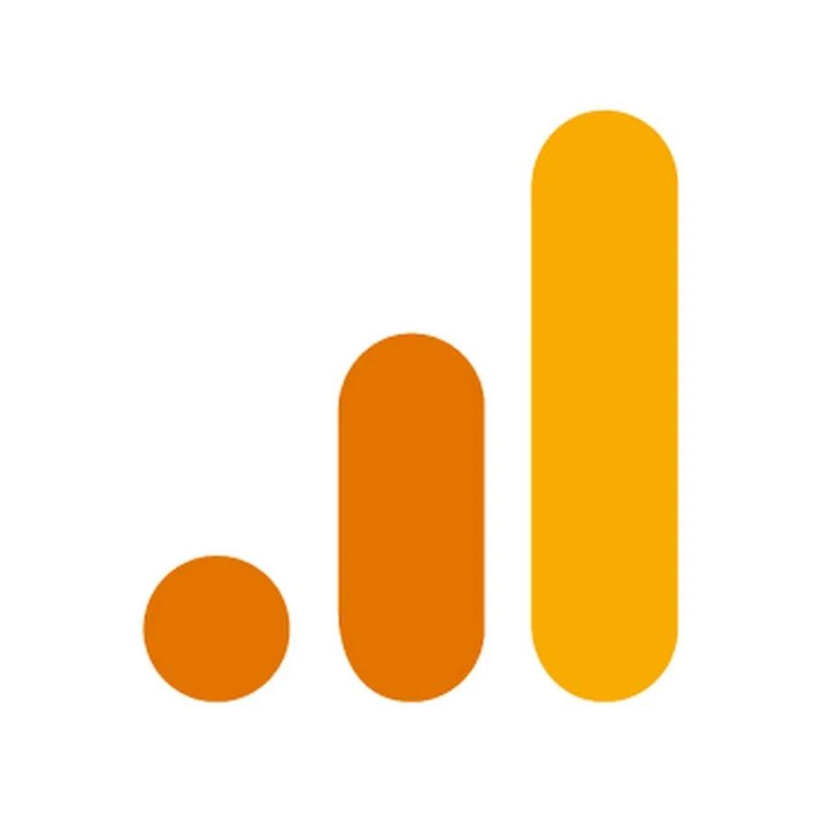 Three vertical bar graph with rounded edges, increasing in height from left to right, colored in shades of orange and yellow.