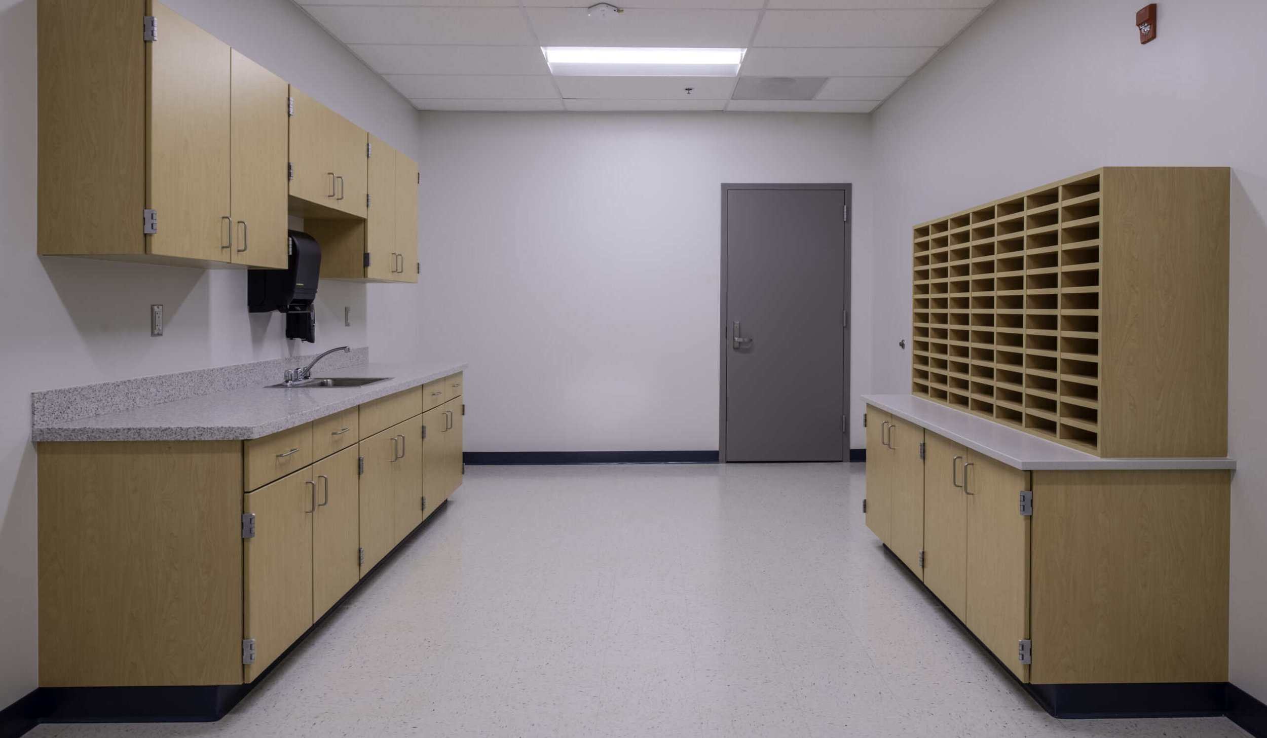 Varia_Lakeland_Workroom-3-1-scaled (1).jpg