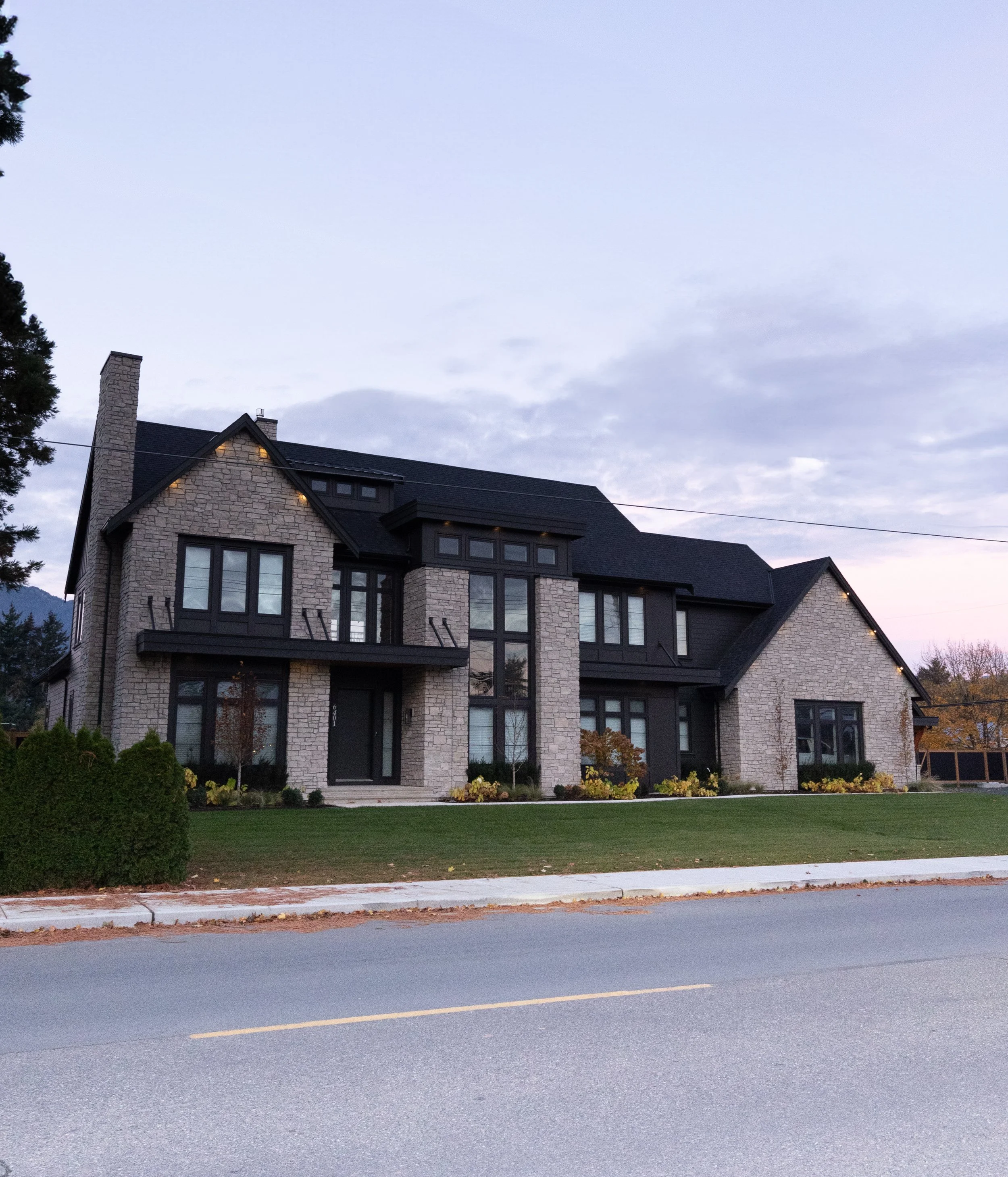 Wollf Residence