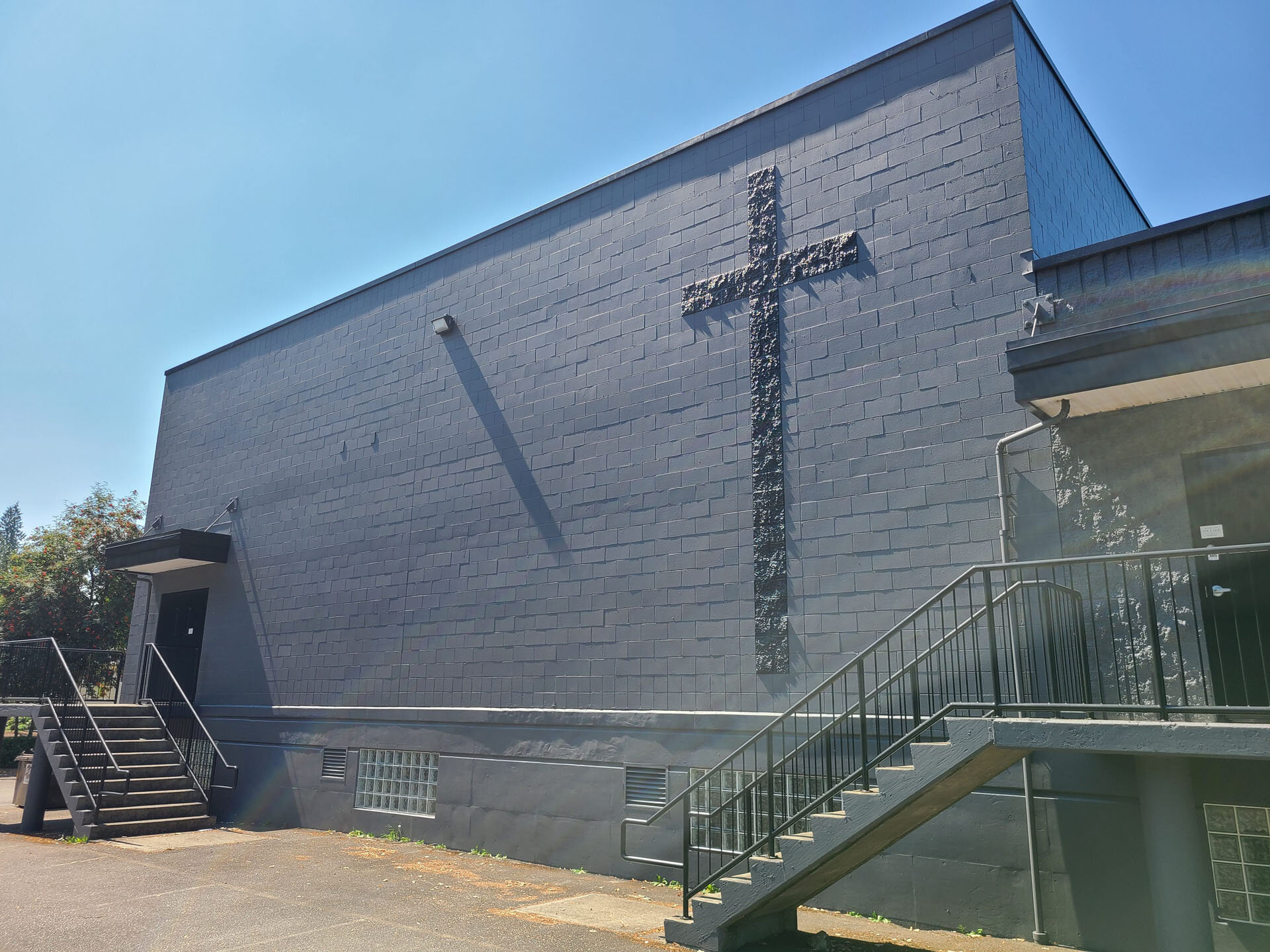 mill-lake-church-exterior-painting2.jpg