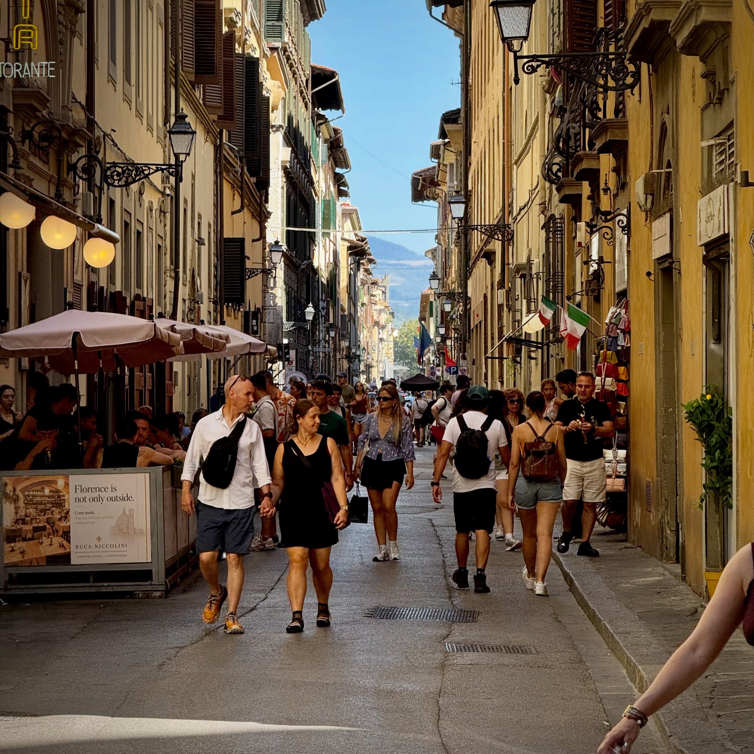Just wandering around Florence&hellip; 🇮🇹

No real plan. No checklist. Just walking the streets, turning down whatever looked interesting, and taking it all in.

And Florence might be one of those cities where that&rsquo;s the best way to experienc