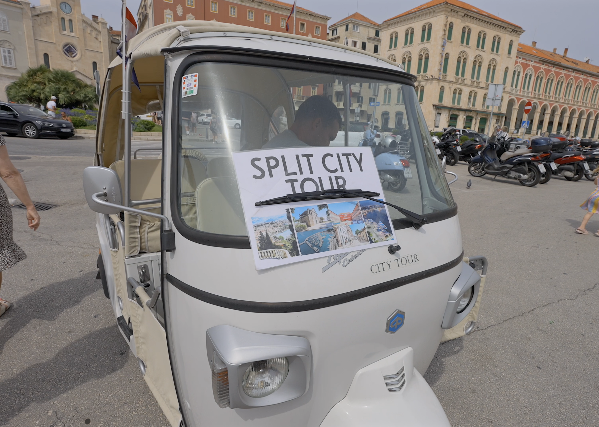 Split local city tour Tuk Tuk