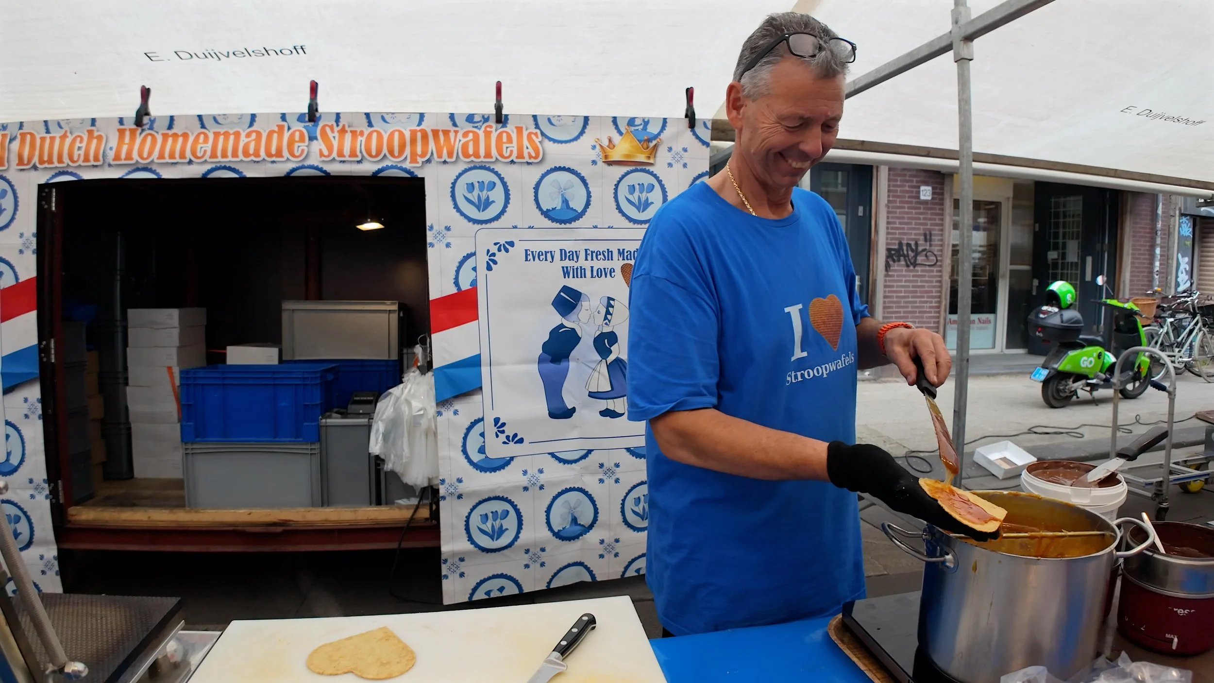 Guy making stroop waffles
