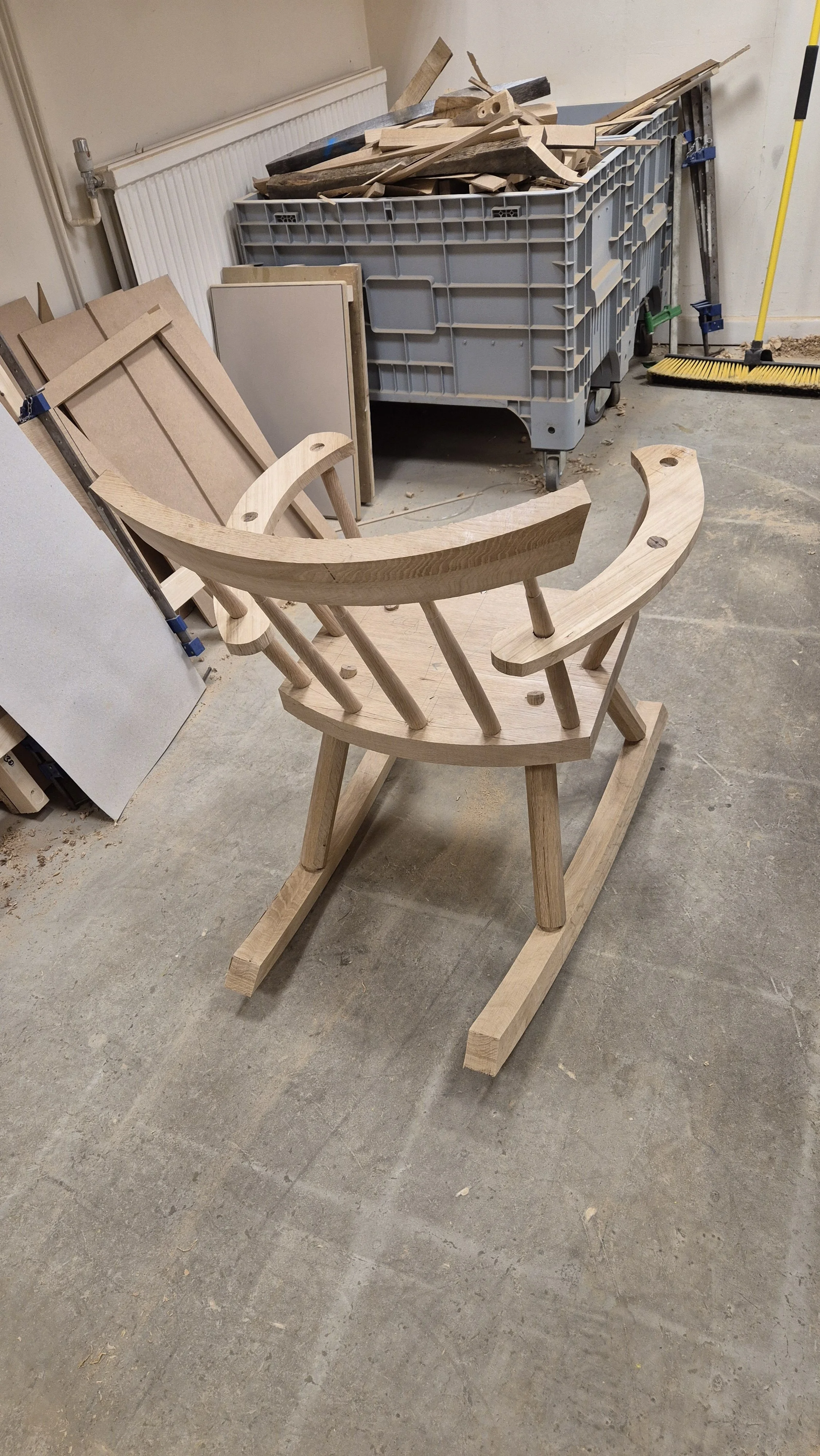 Progress on the oak rocking chair…