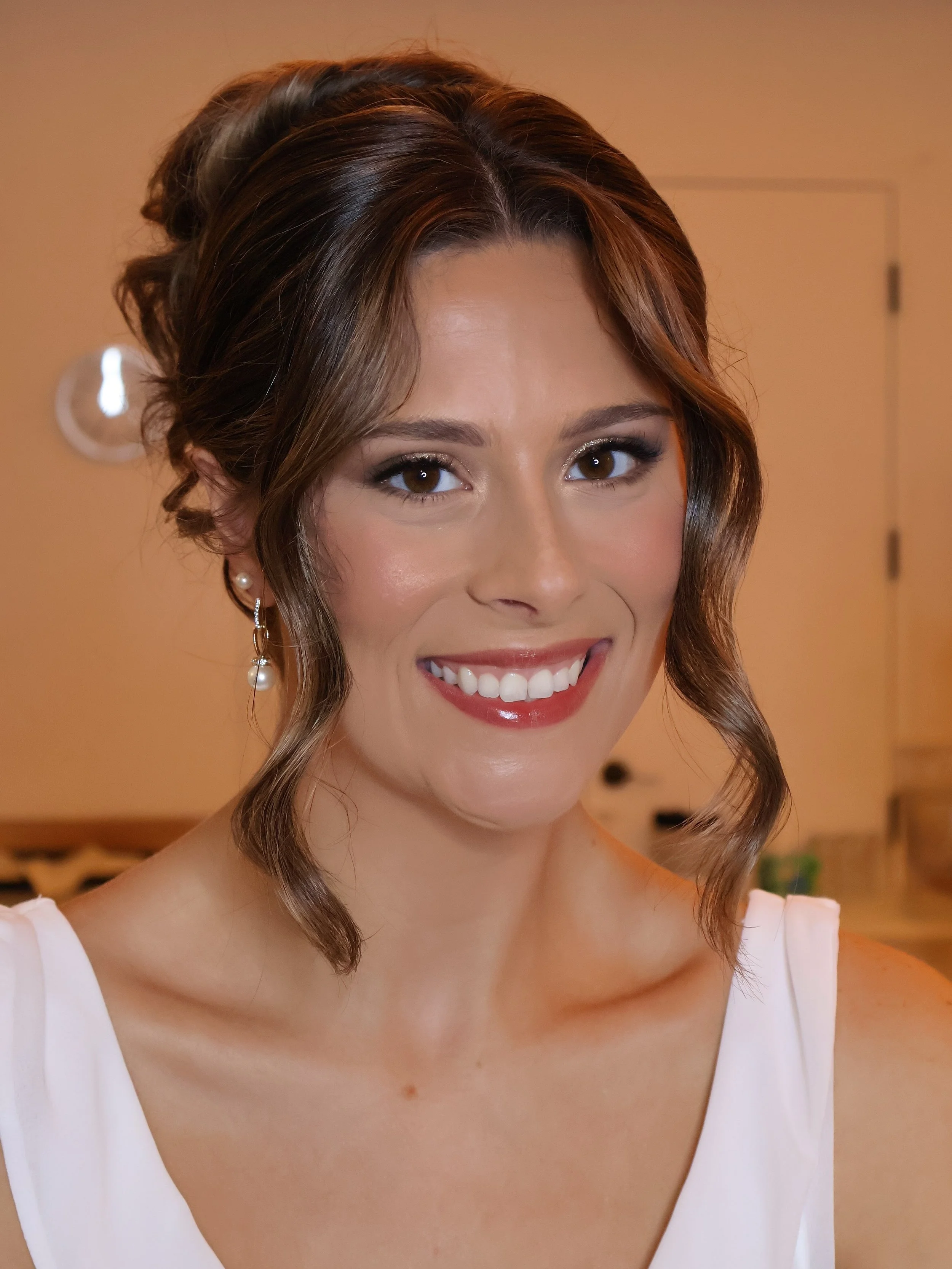 M A D E L I N E 🤍

Another beautiful bride I had the absolute honor of working with! From her trial, to her dermaplane and brow wax, and finally to her wedding day makeup, it has been such a joy getting to know her along the way. She was truly one o