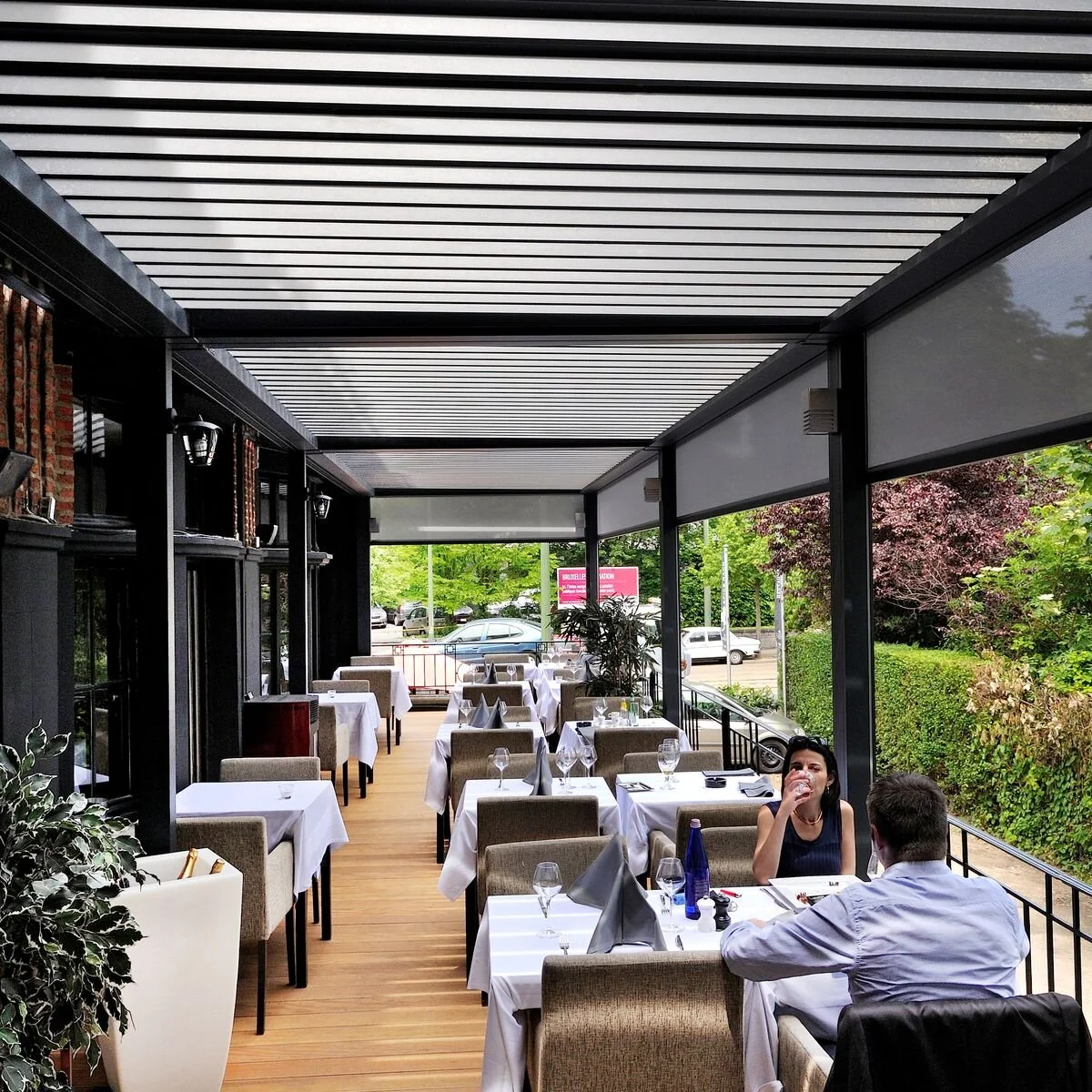 Square-B200(XL)_Hospitality_Photo (11).jpg