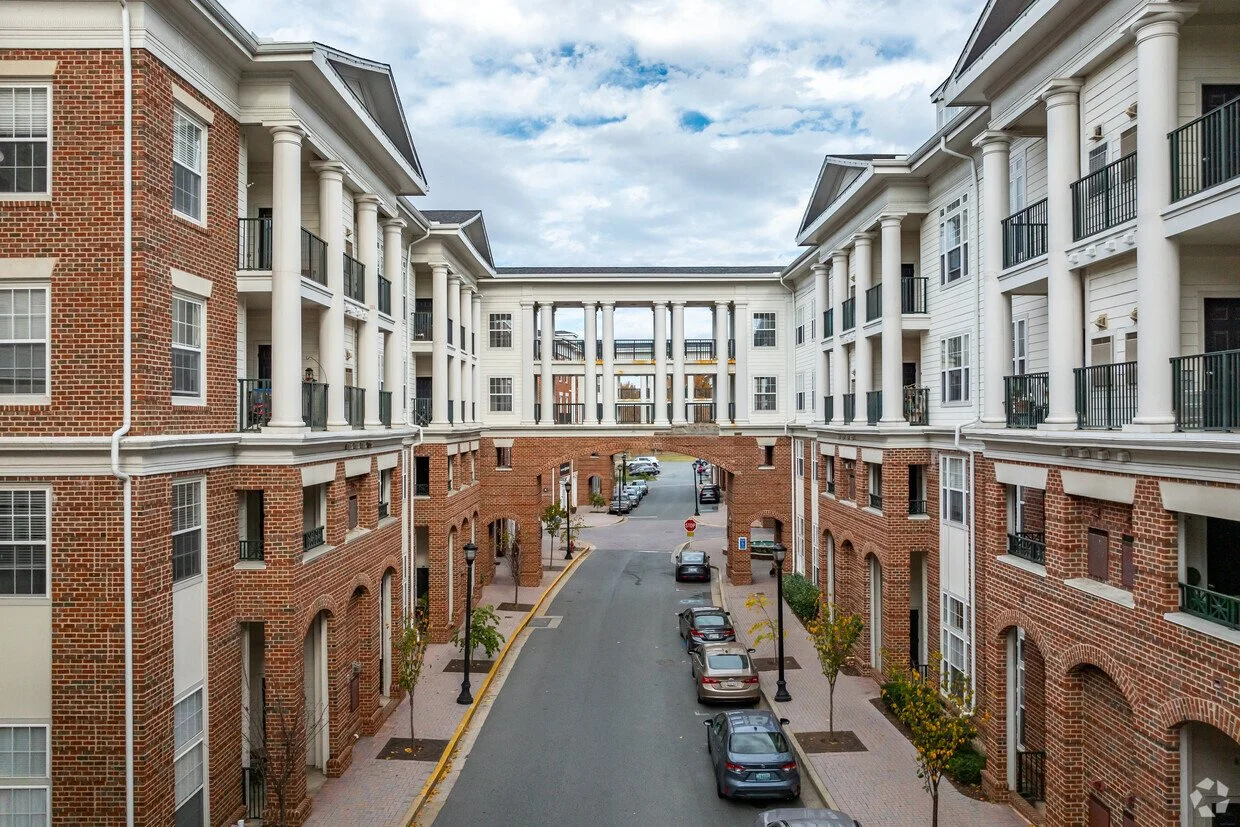 colonnade-at-kentlands-gaithersburg-md-11-arch-pl (1).jpg