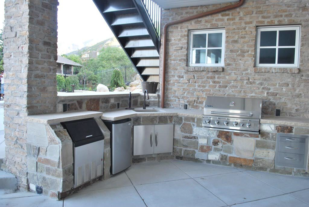 outdoor kitchens2.PNG