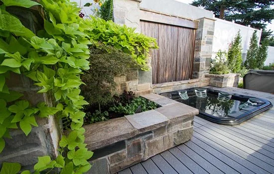 WATERFEATURE AND HOT TUB.jpg