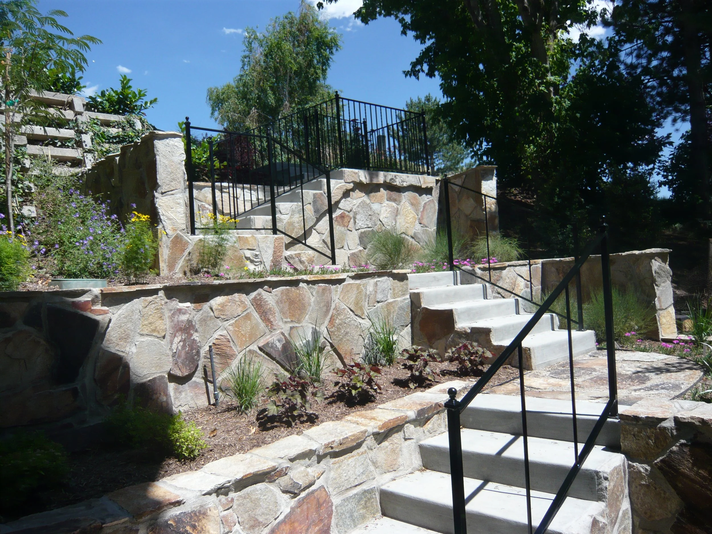 RETAINING WALLS 1.JPG