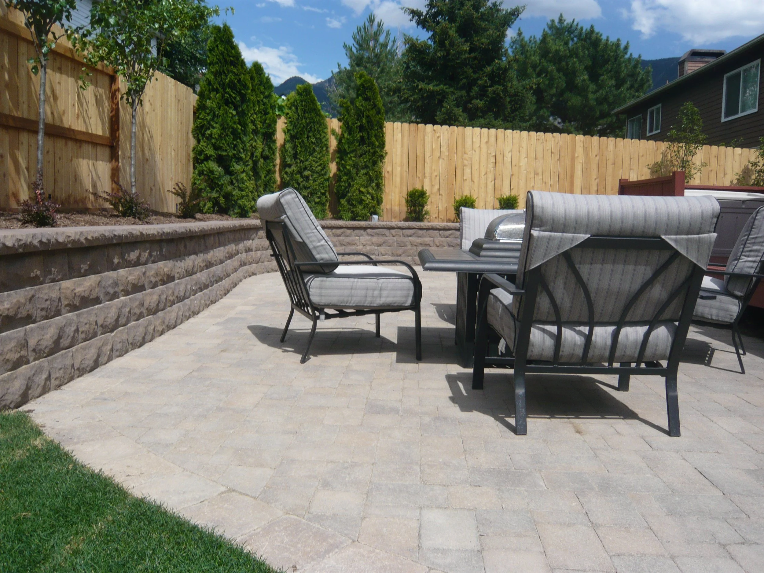 HARDSCAPE AND RETAINING WALL.JPG