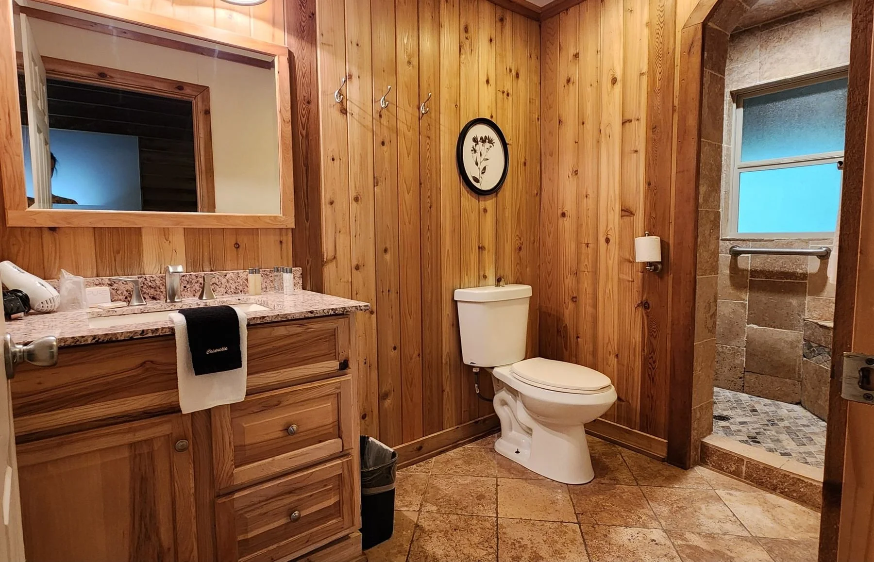lovebird-cabin-private-bathroo.jpg