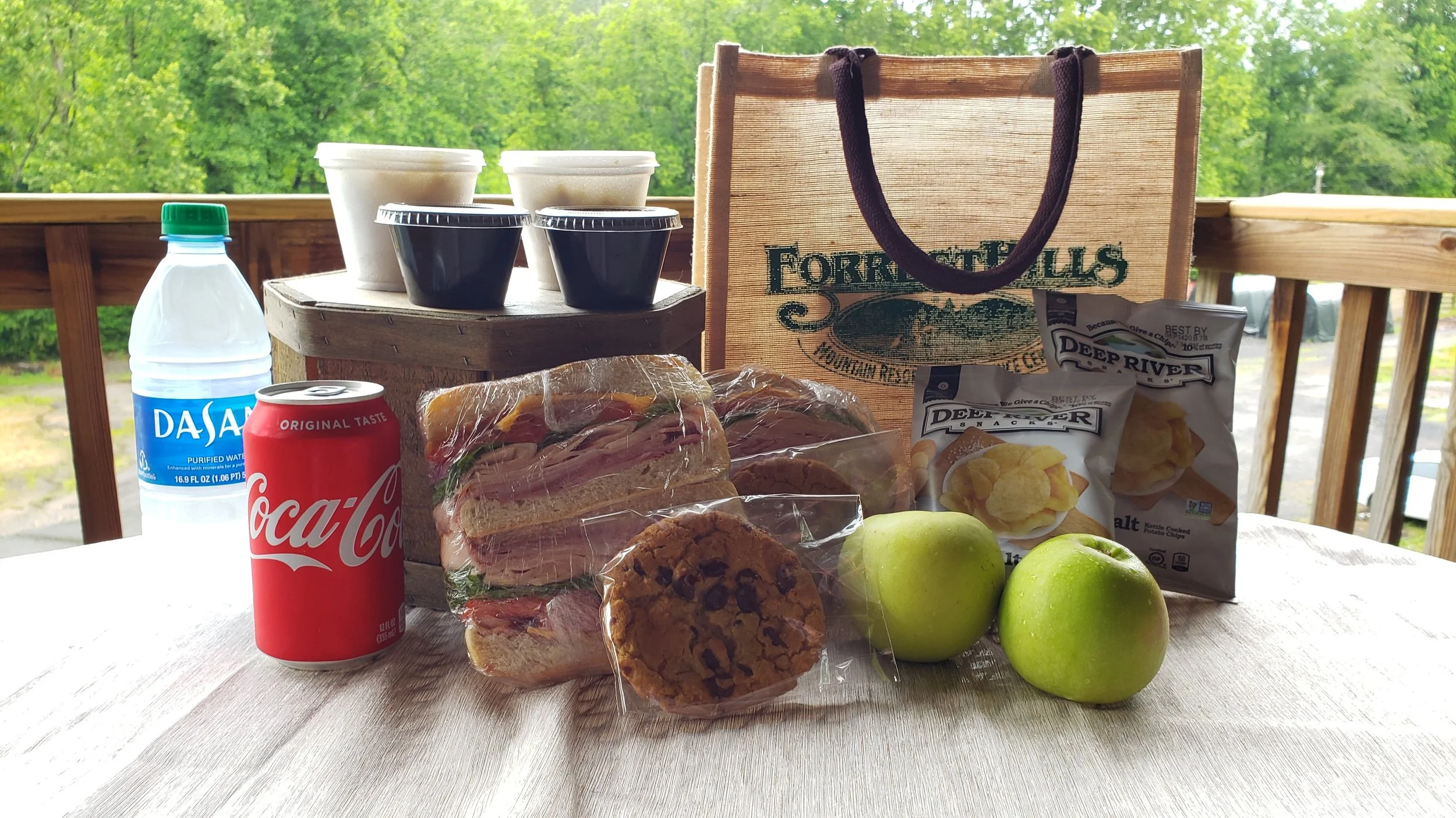 Picnic Lunch for Two w/Keepsake Tote Bag