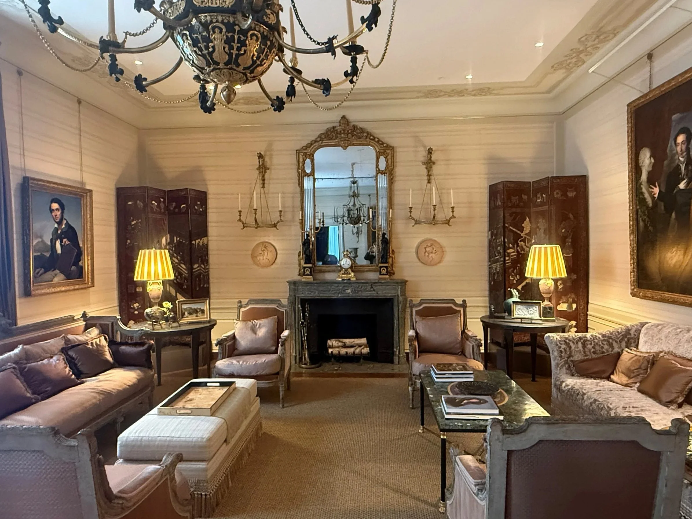 998 Fifth Avenue