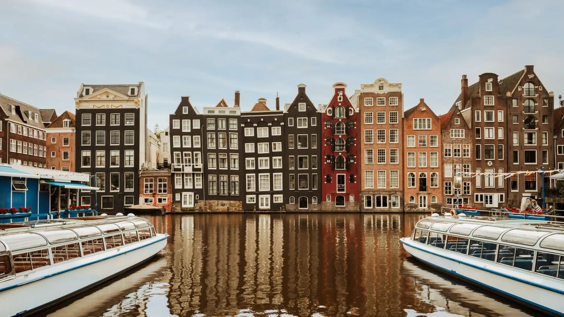 Row of homes in Amsterdam along the canal