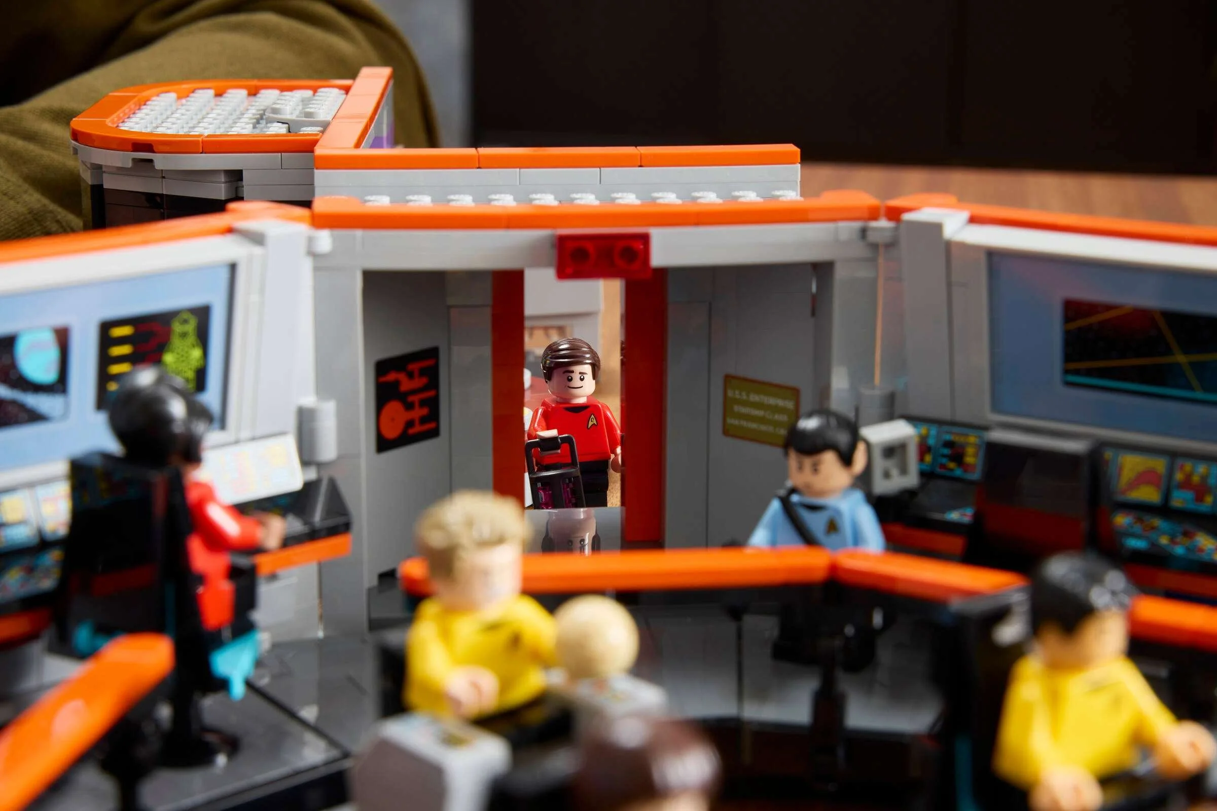 LEGO Star Trek USS Enterprise Bridge (11385): Classic Command Meets the Fleet
