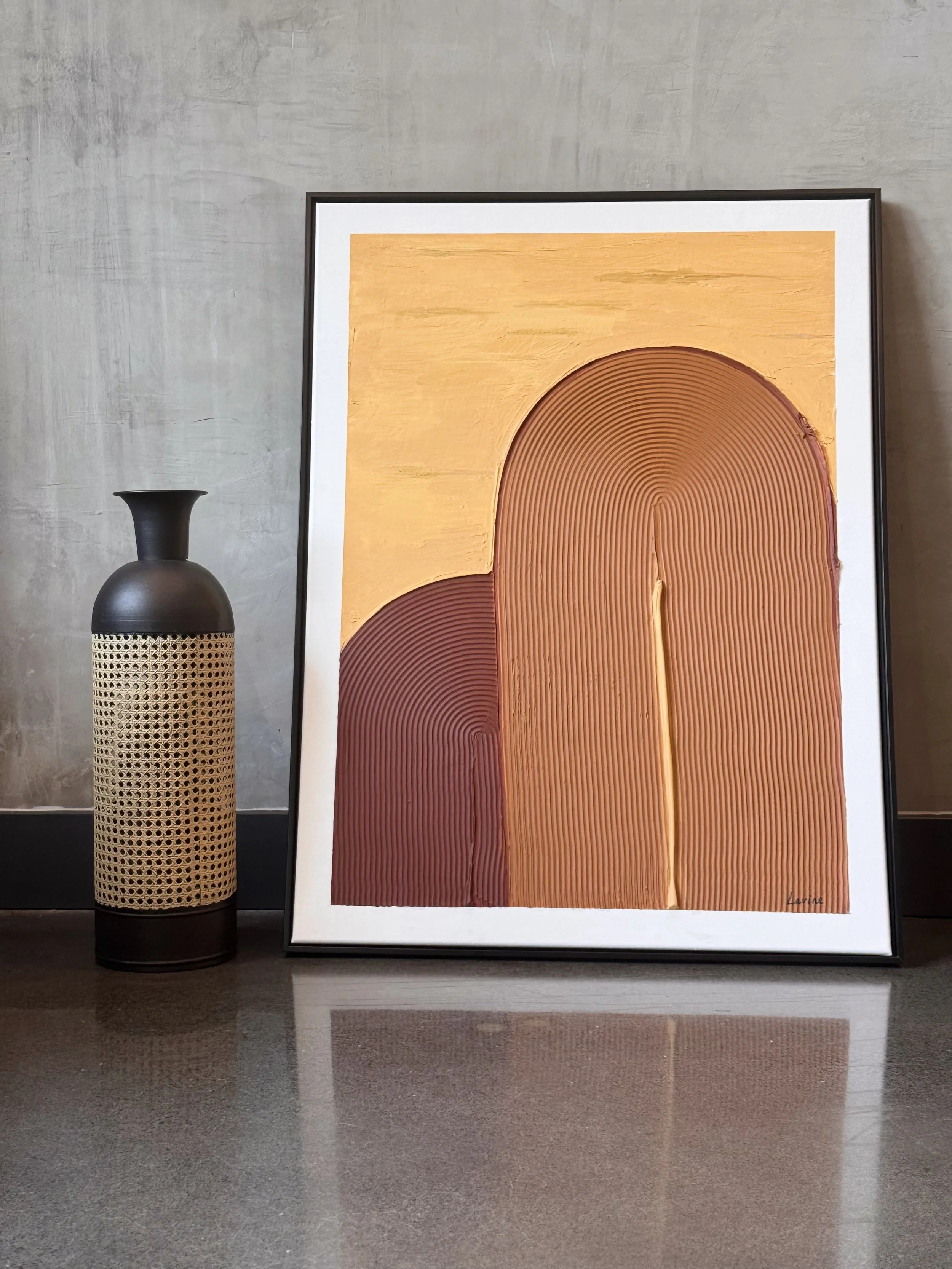 Atardecer - on floor with vase