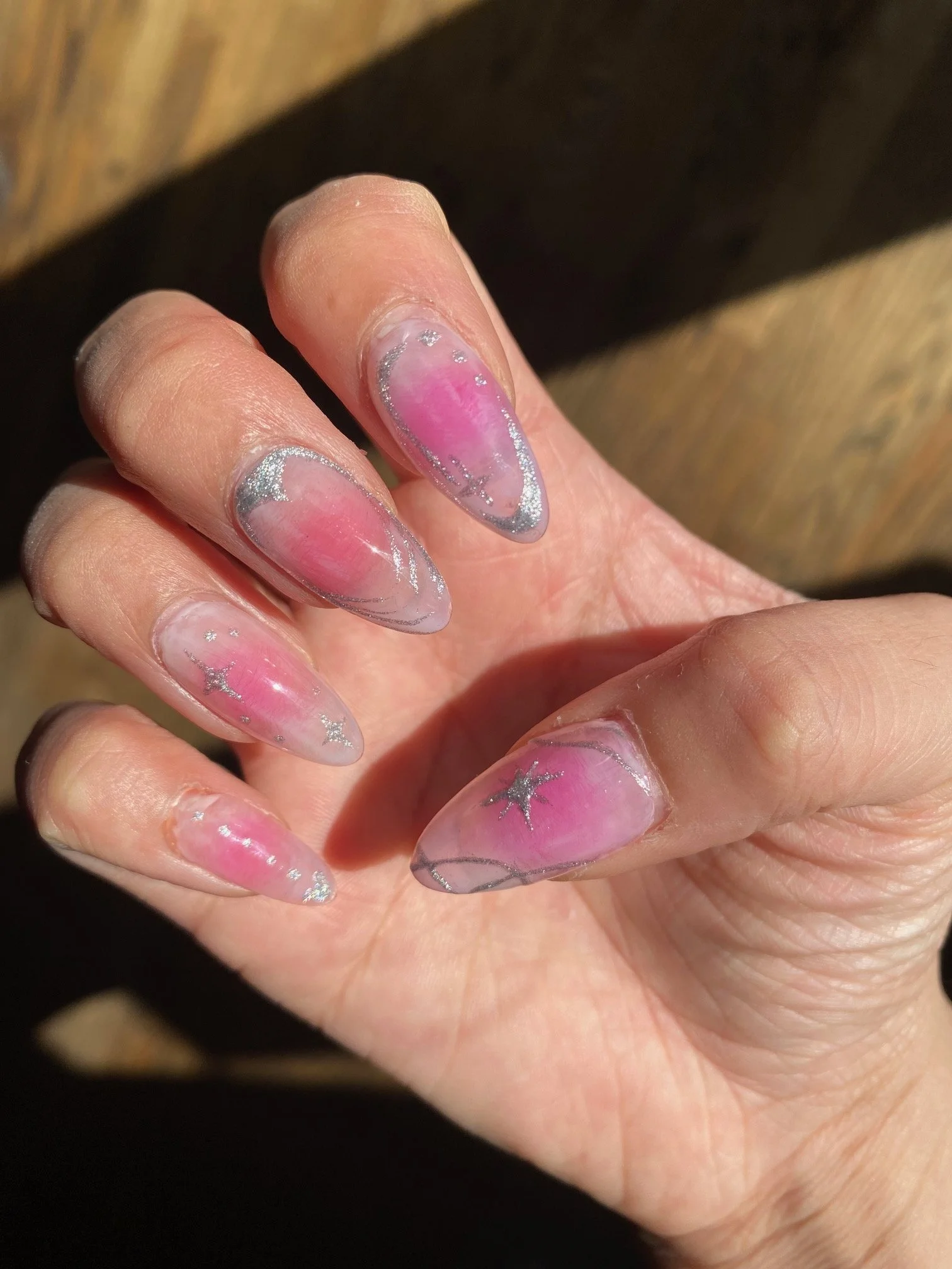 Detailed Art: blushed with chrome polish detail