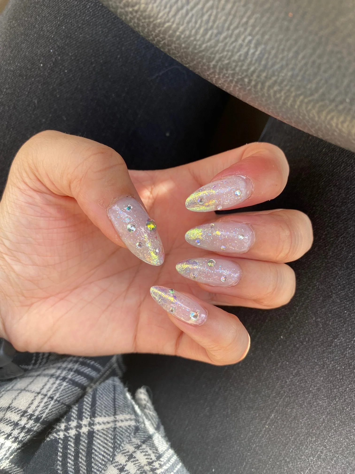 Detailed Art: glitter gel with chrome tips and gems