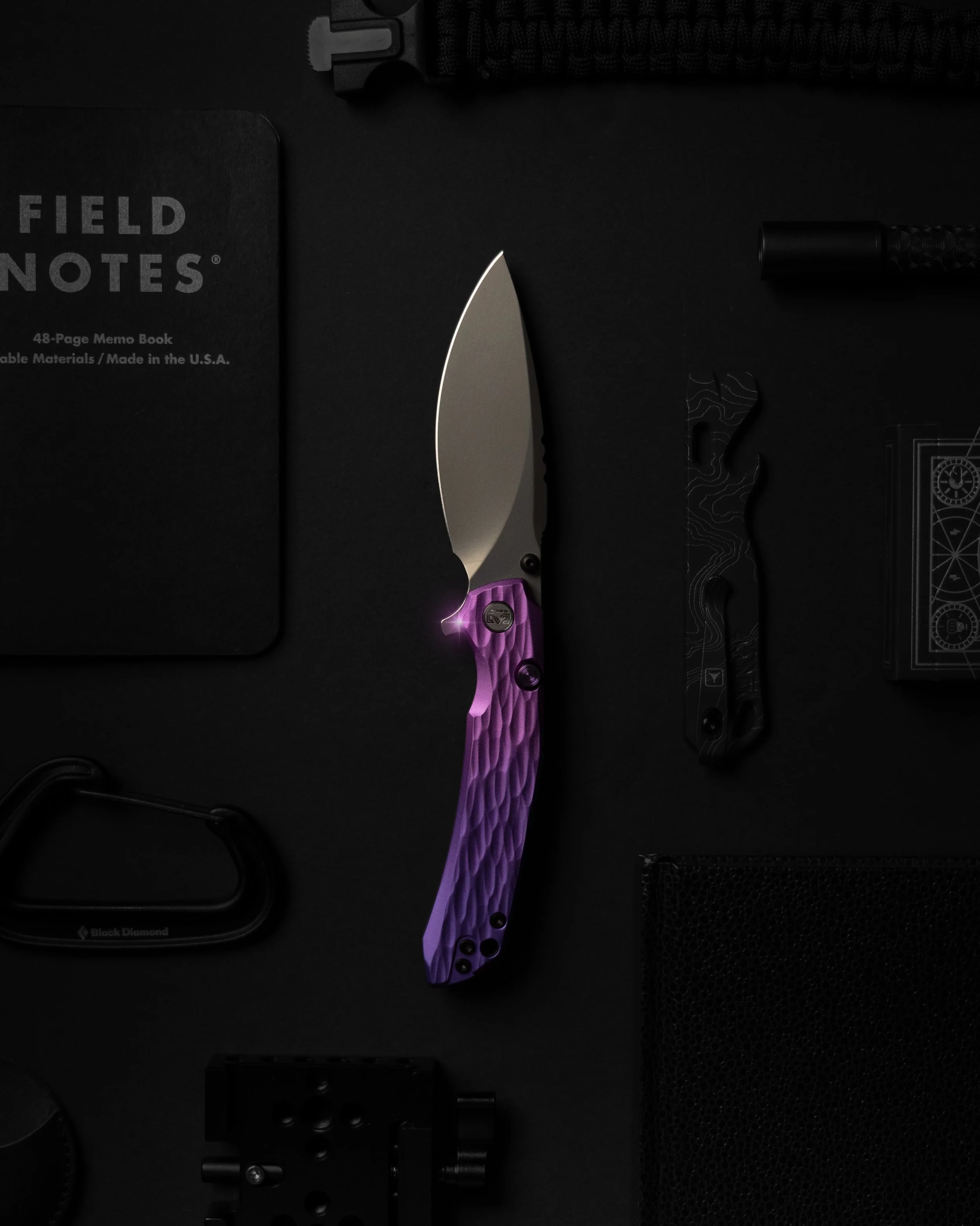 In a world filled with darkness, be the light that stands out.

#edc #edcknife #edclife #everydaycarry #knifelife