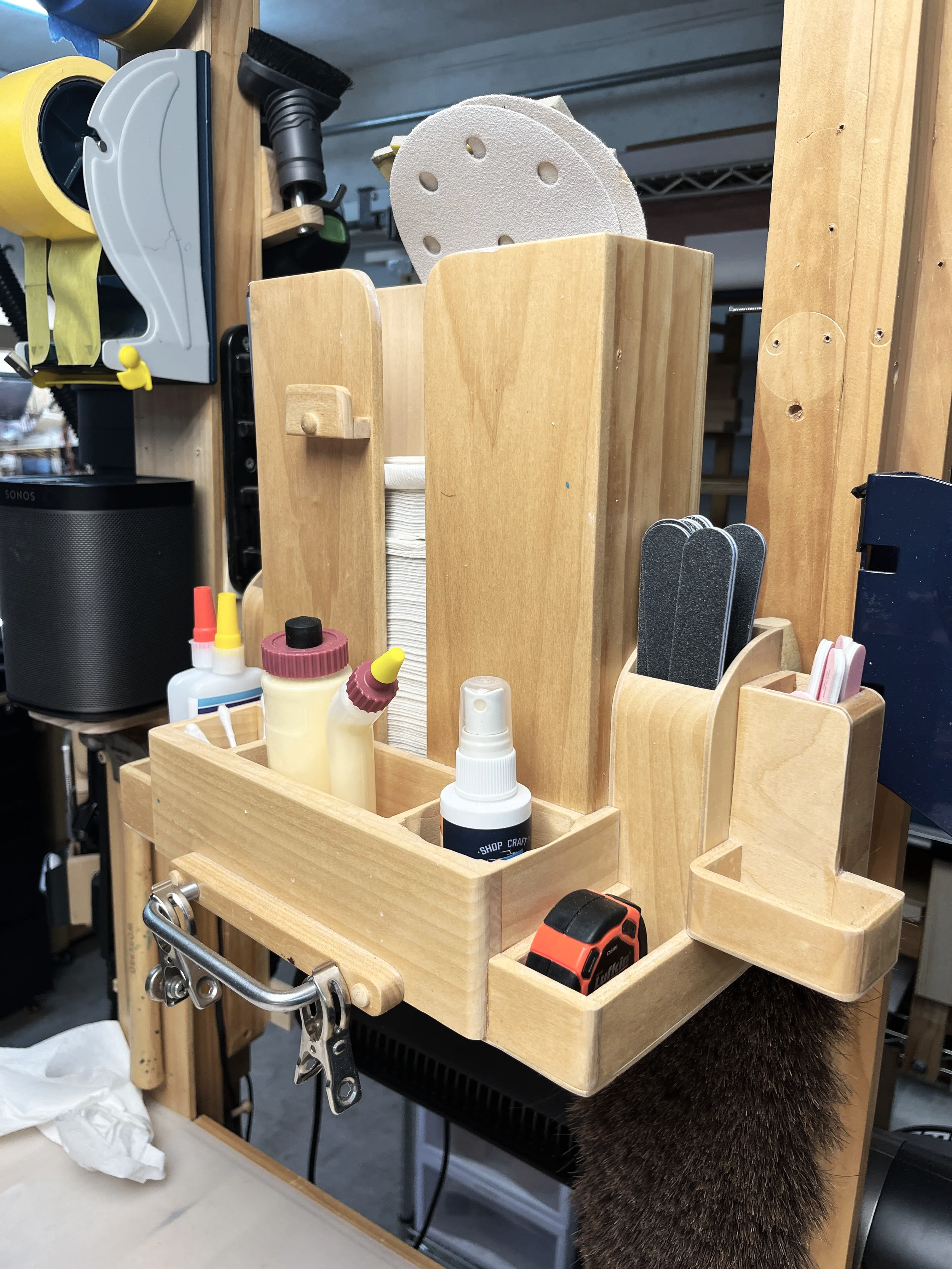Swing arm glue station