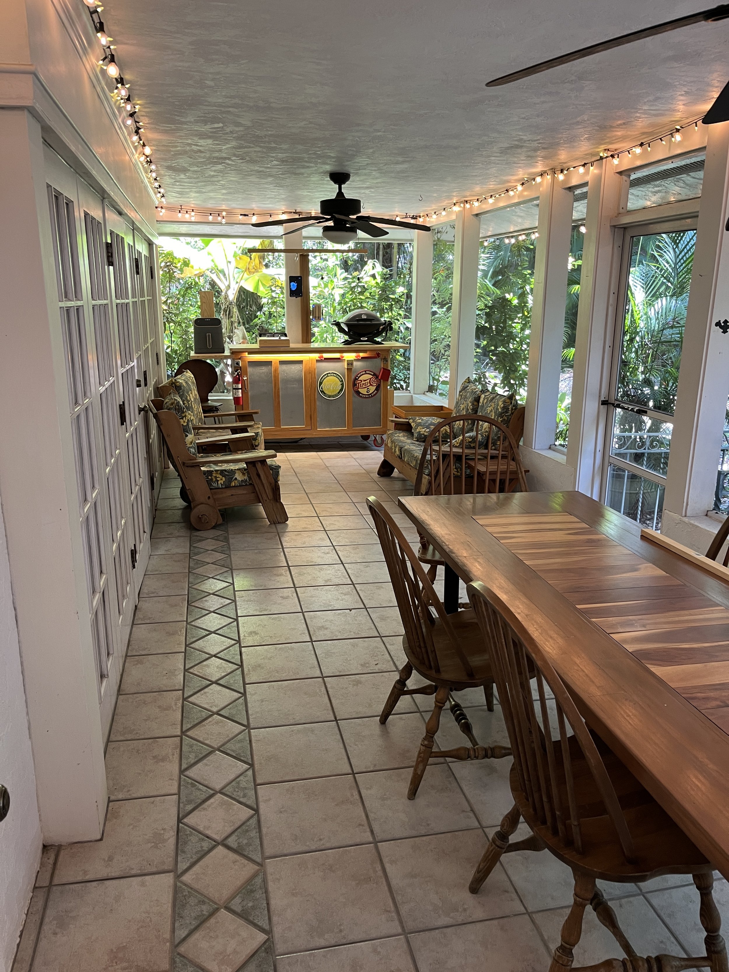 Custom modular outdoor kitchen and entertaining space in Sarasota, Florida