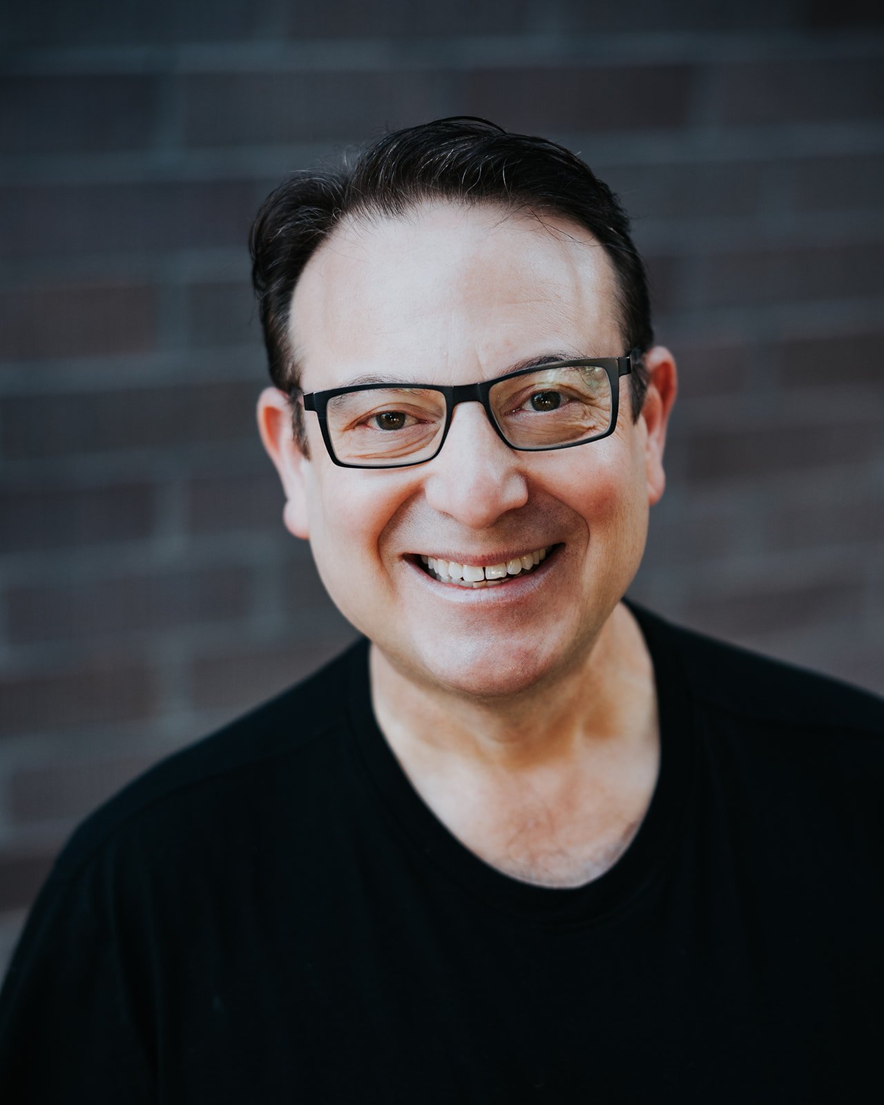 Headshot of couples therapist Kenny Levine, LCSW