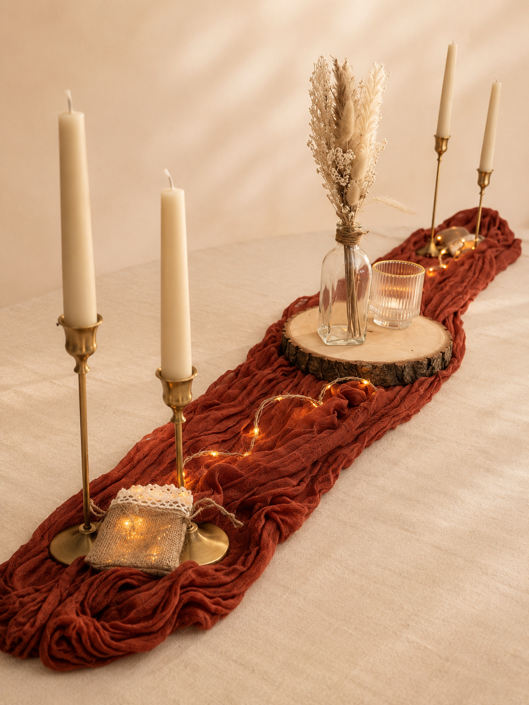 Chemin de table terracotta en location pour mariage, baptême et anniversaire.

