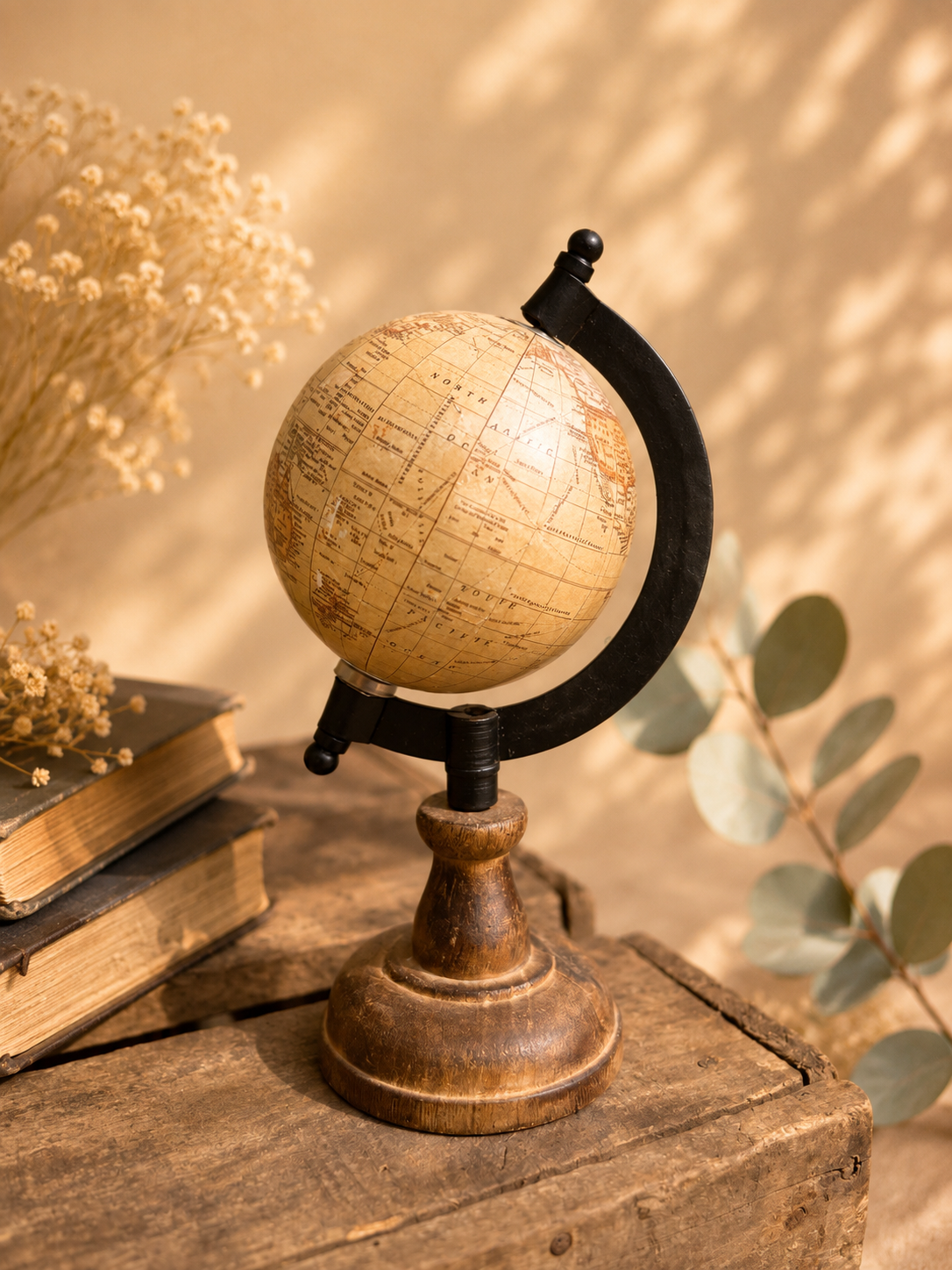 Globe terrestre vintage en location pour décoration d’événement.

