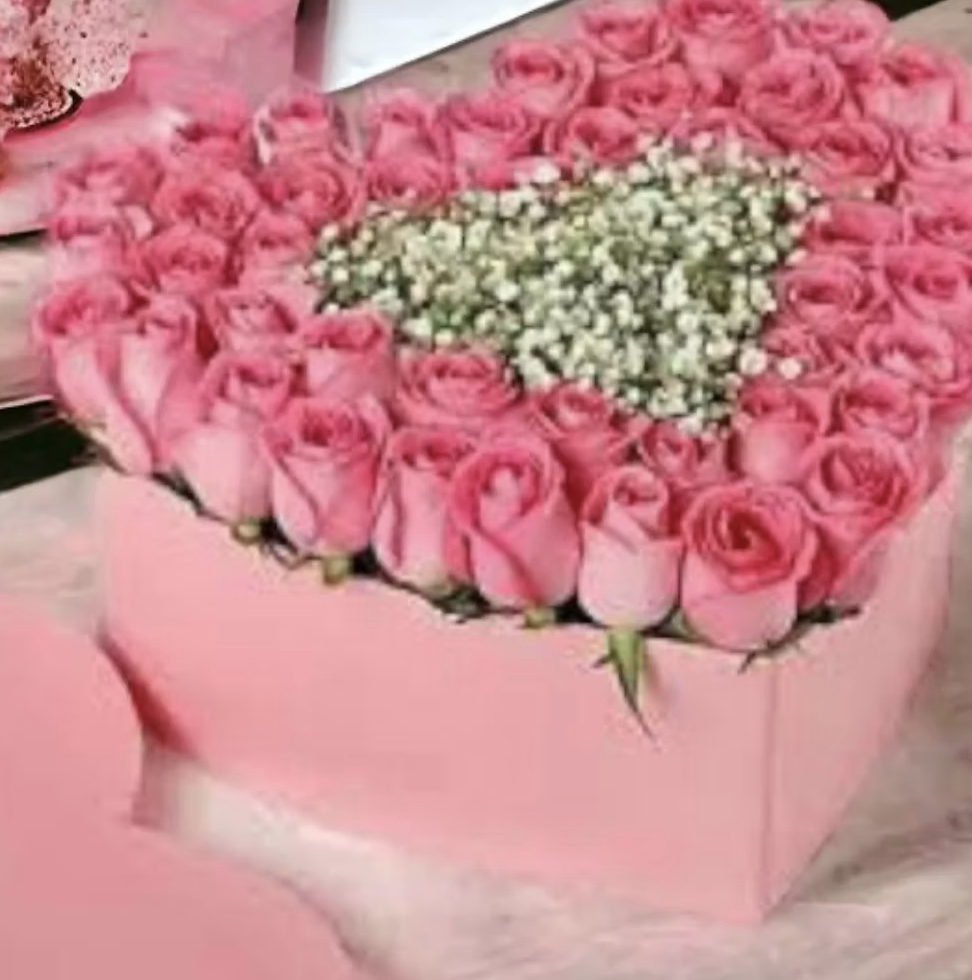 Pink Roses Love Heart