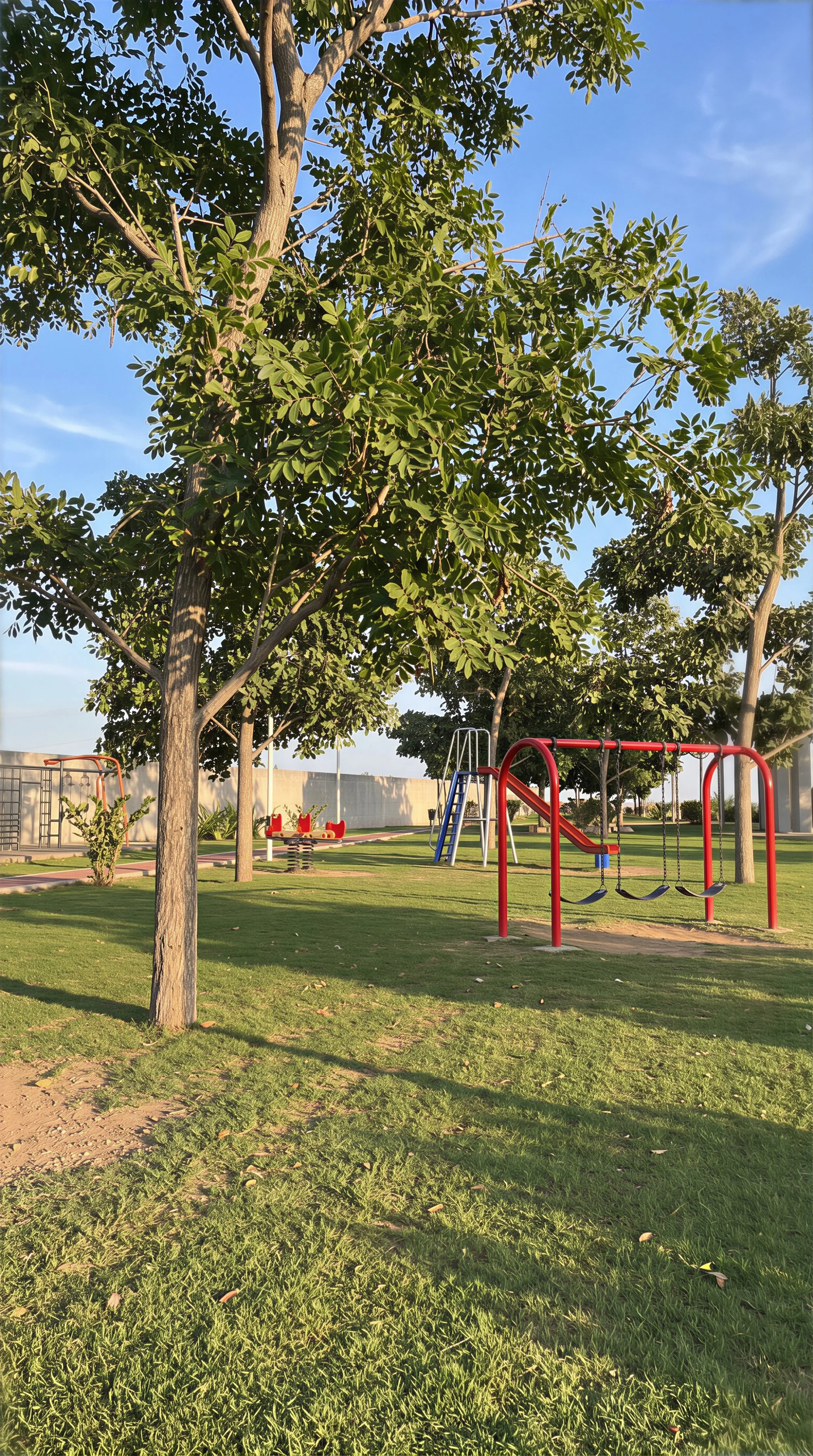 parque lineal juegos infantiles.jpg