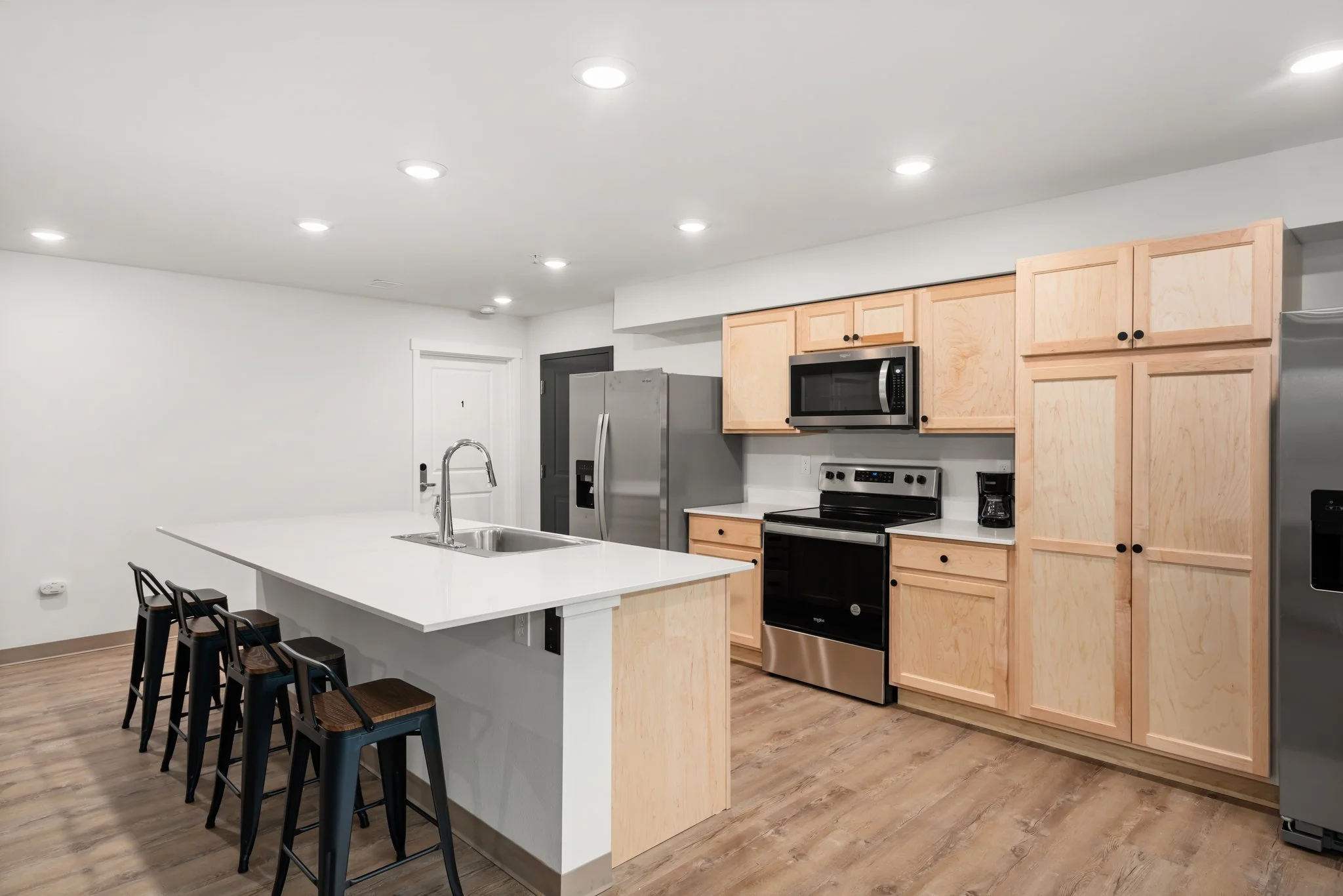 kitchen_2.jpg