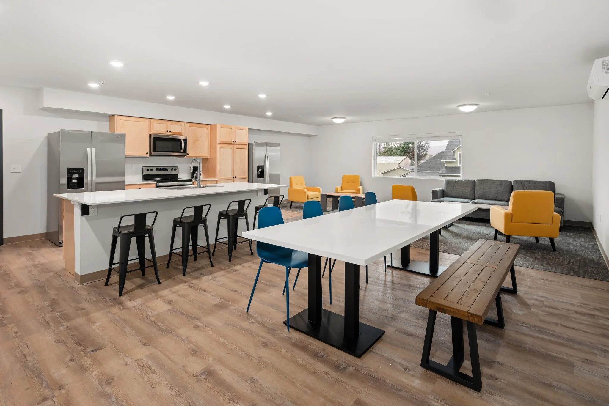 kitchen_and_dining_1.jpg