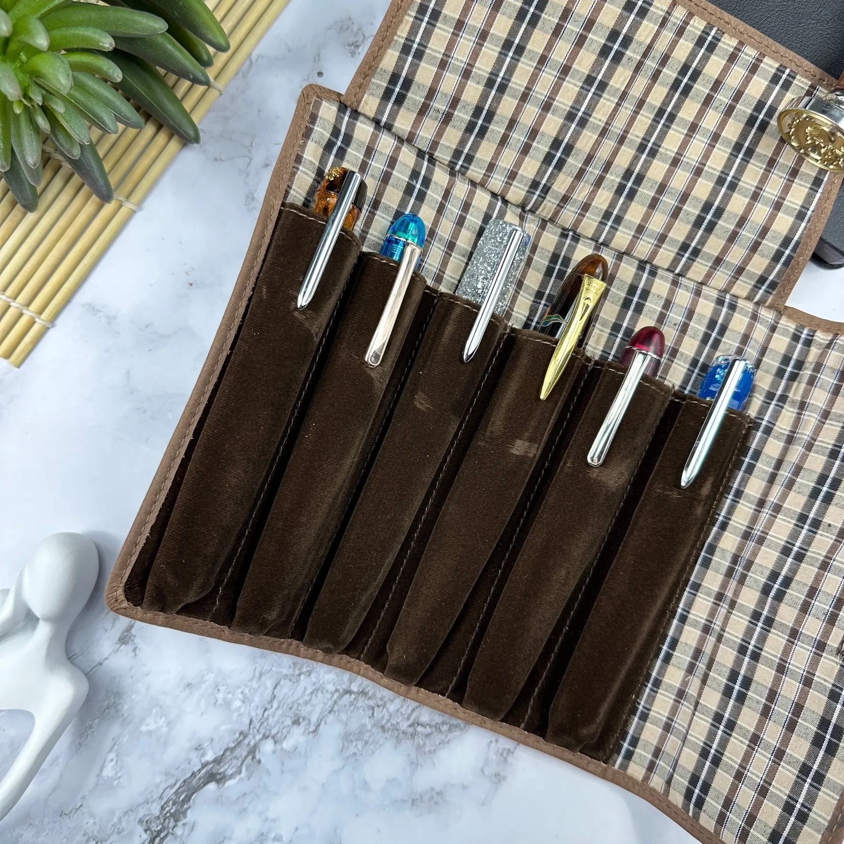 brown pen wrap 6 open.webp